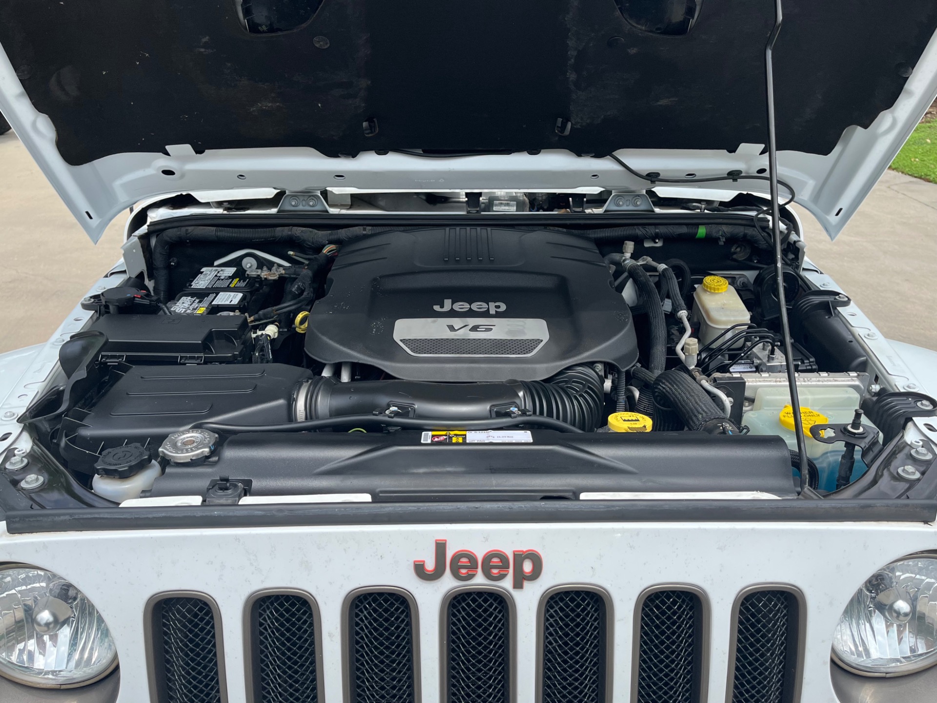 Used-2016-Jeep-Wrangler-Unlimited-Sahara-75th-Anniversary