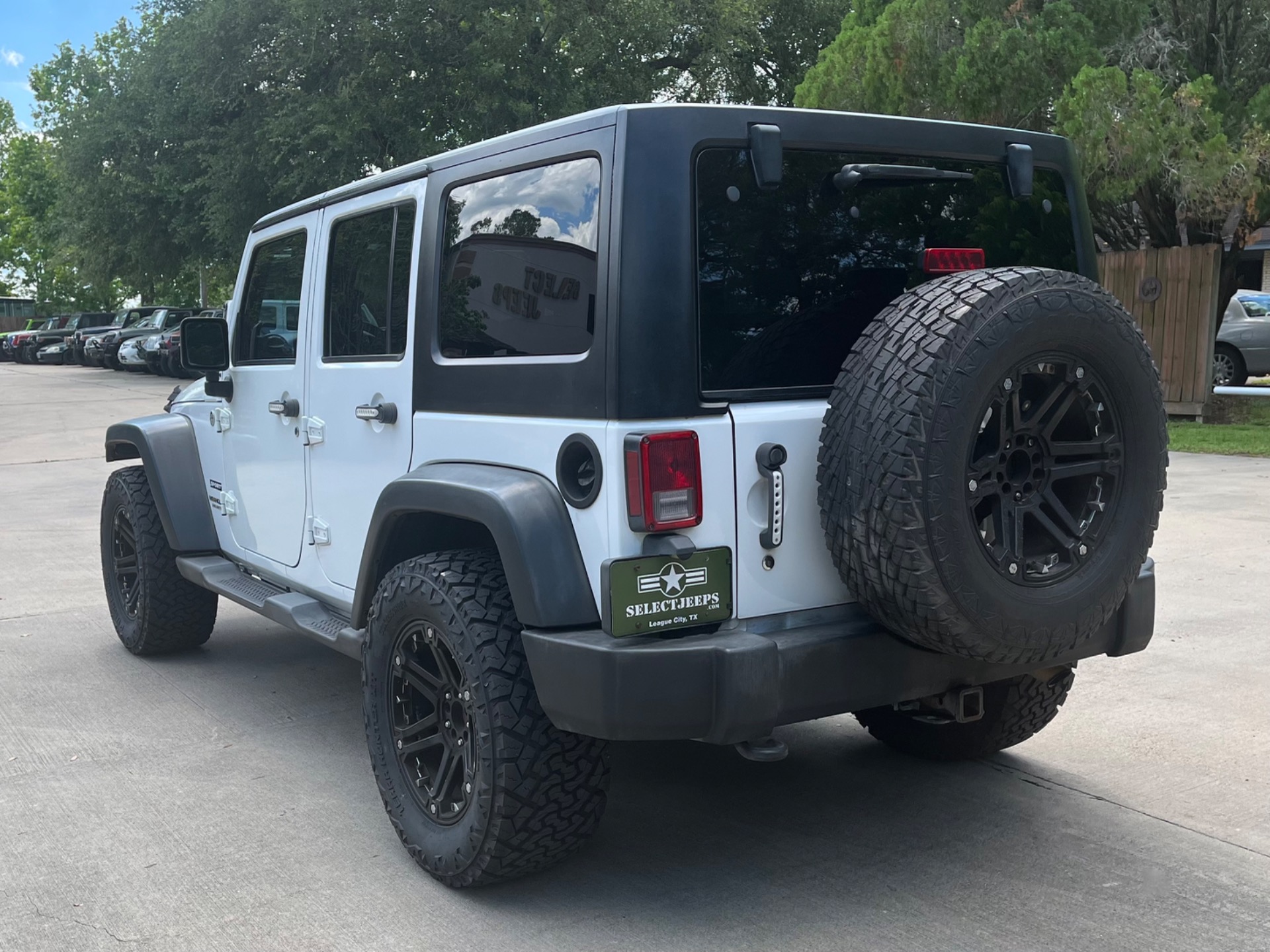 Used-2014-Jeep-Wrangler-Unlimited-Sport
