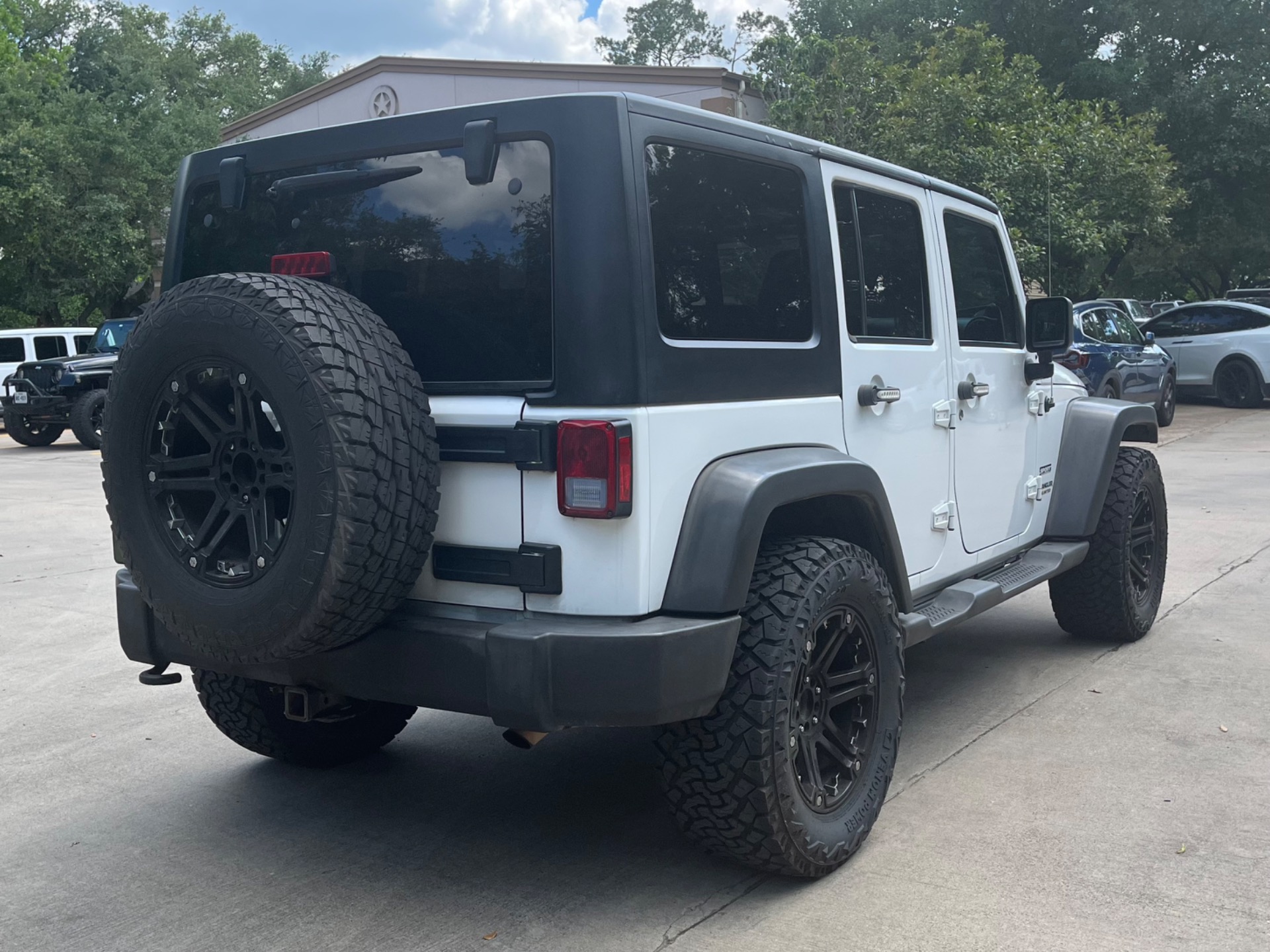 Used-2014-Jeep-Wrangler-Unlimited-Sport