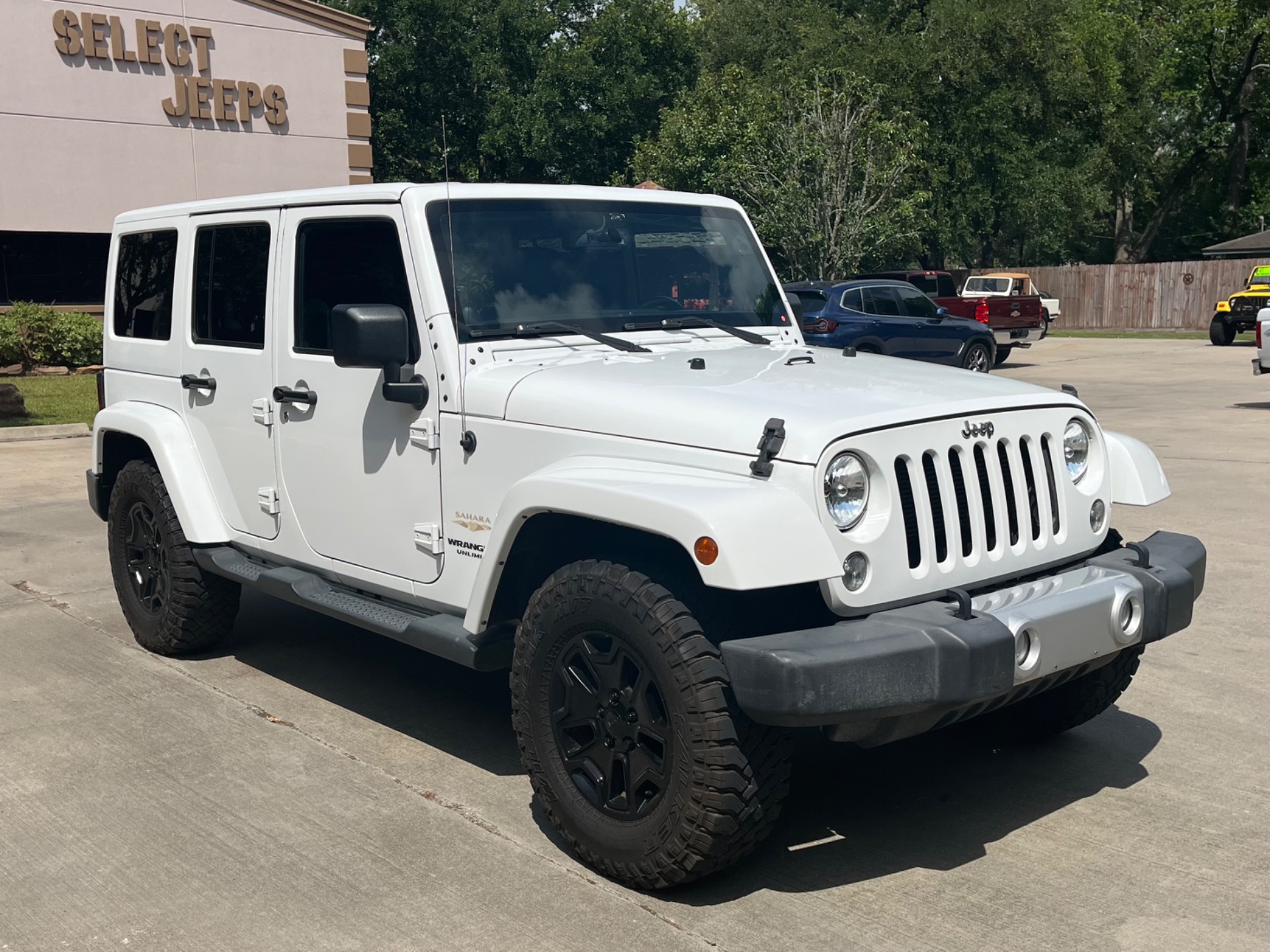 Used-2014-Jeep-Wrangler-Unlimited-Sahara