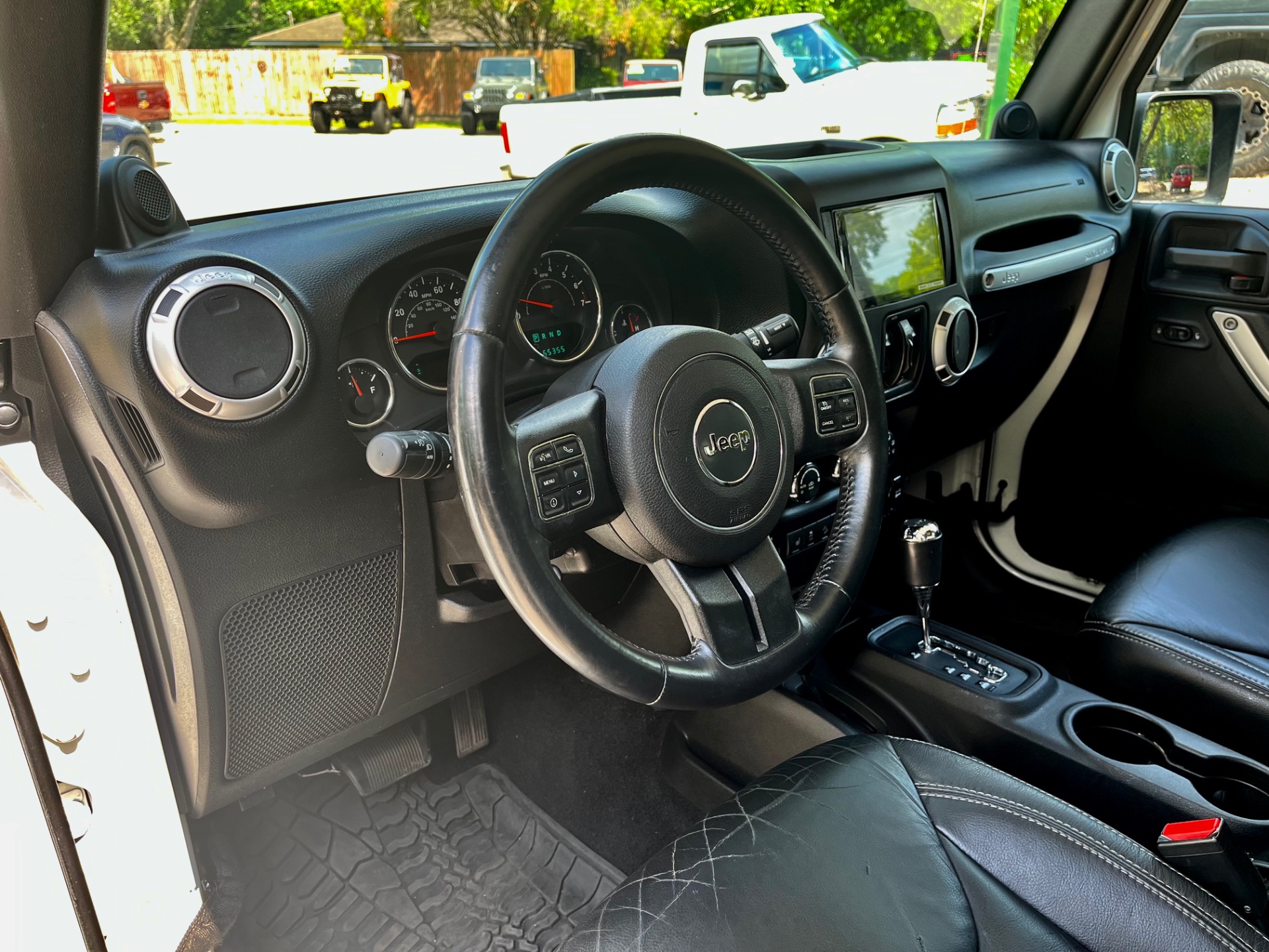 Used-2014-Jeep-Wrangler-Unlimited-Sahara