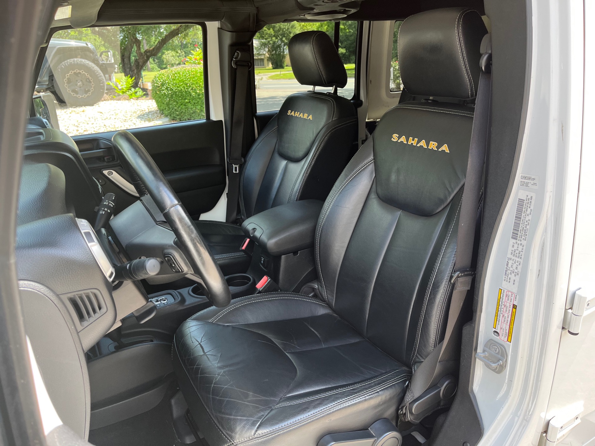 Used-2014-Jeep-Wrangler-Unlimited-Sahara