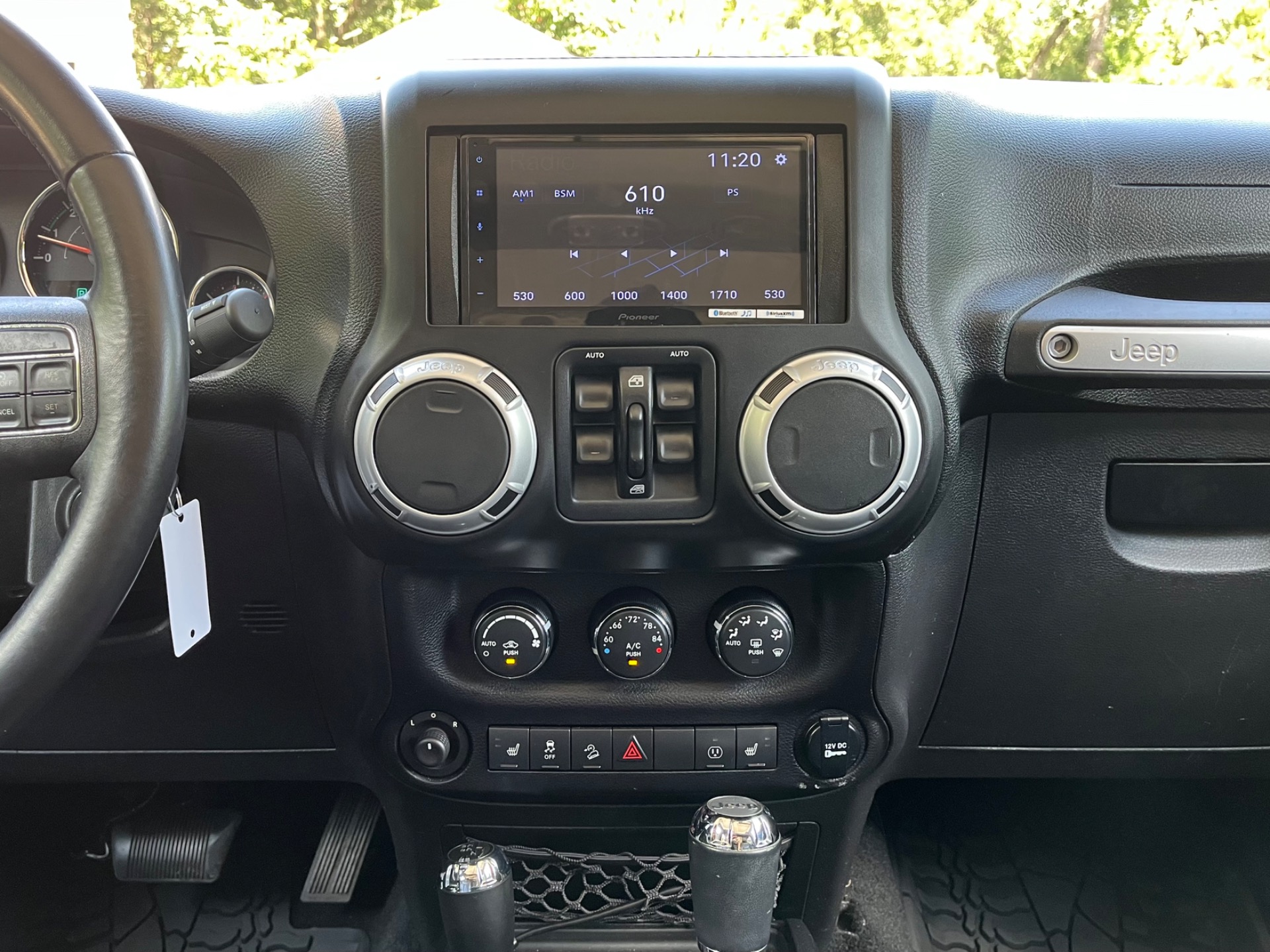 Used-2014-Jeep-Wrangler-Unlimited-Sahara