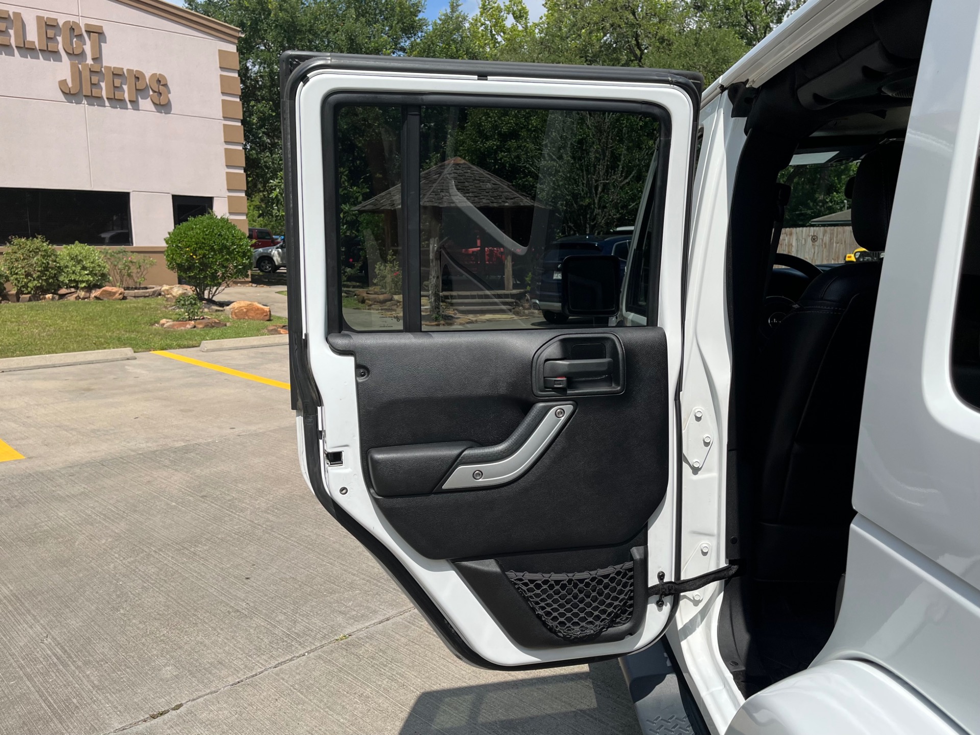 Used-2014-Jeep-Wrangler-Unlimited-Sahara