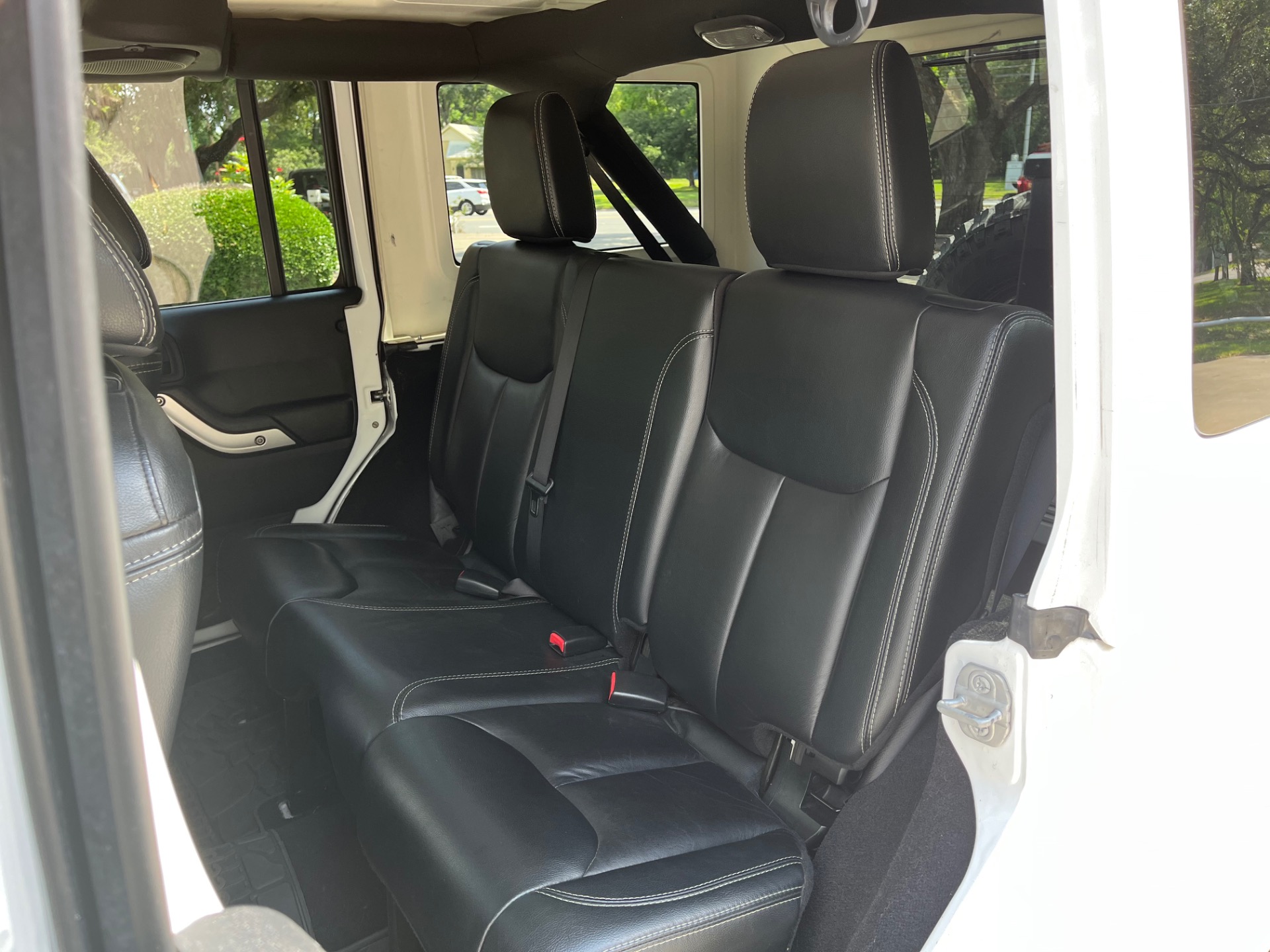 Used-2014-Jeep-Wrangler-Unlimited-Sahara