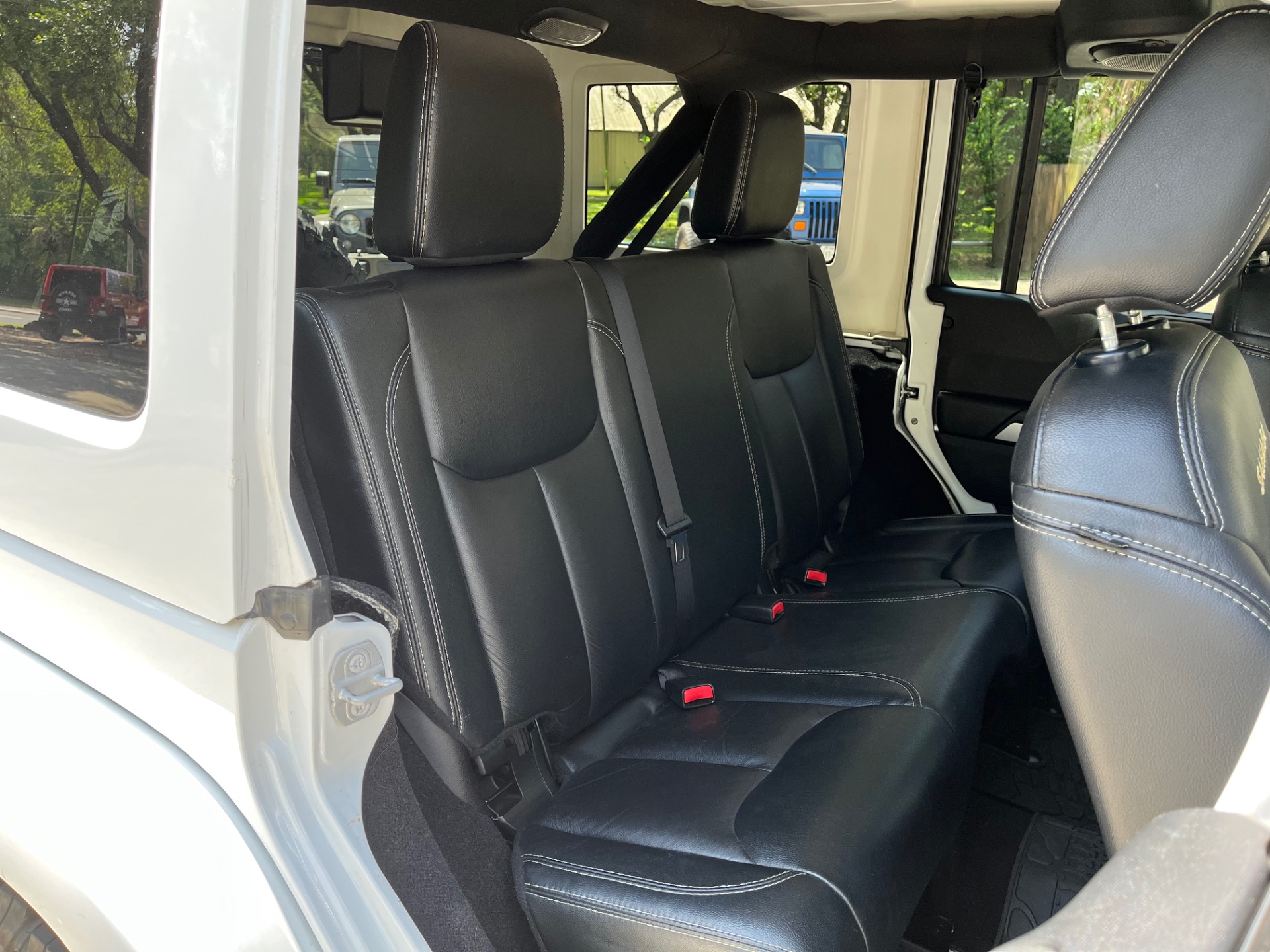 Used-2014-Jeep-Wrangler-Unlimited-Sahara