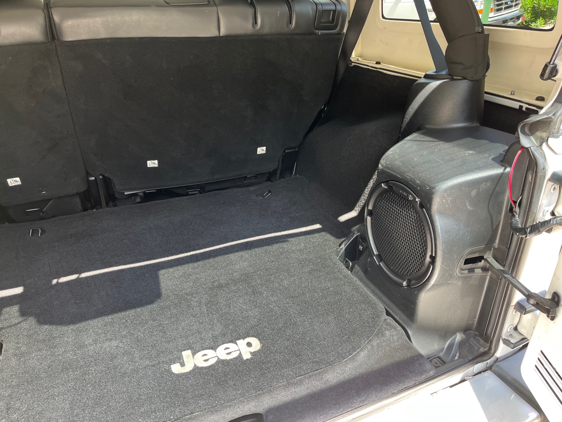 Used-2014-Jeep-Wrangler-Unlimited-Sahara
