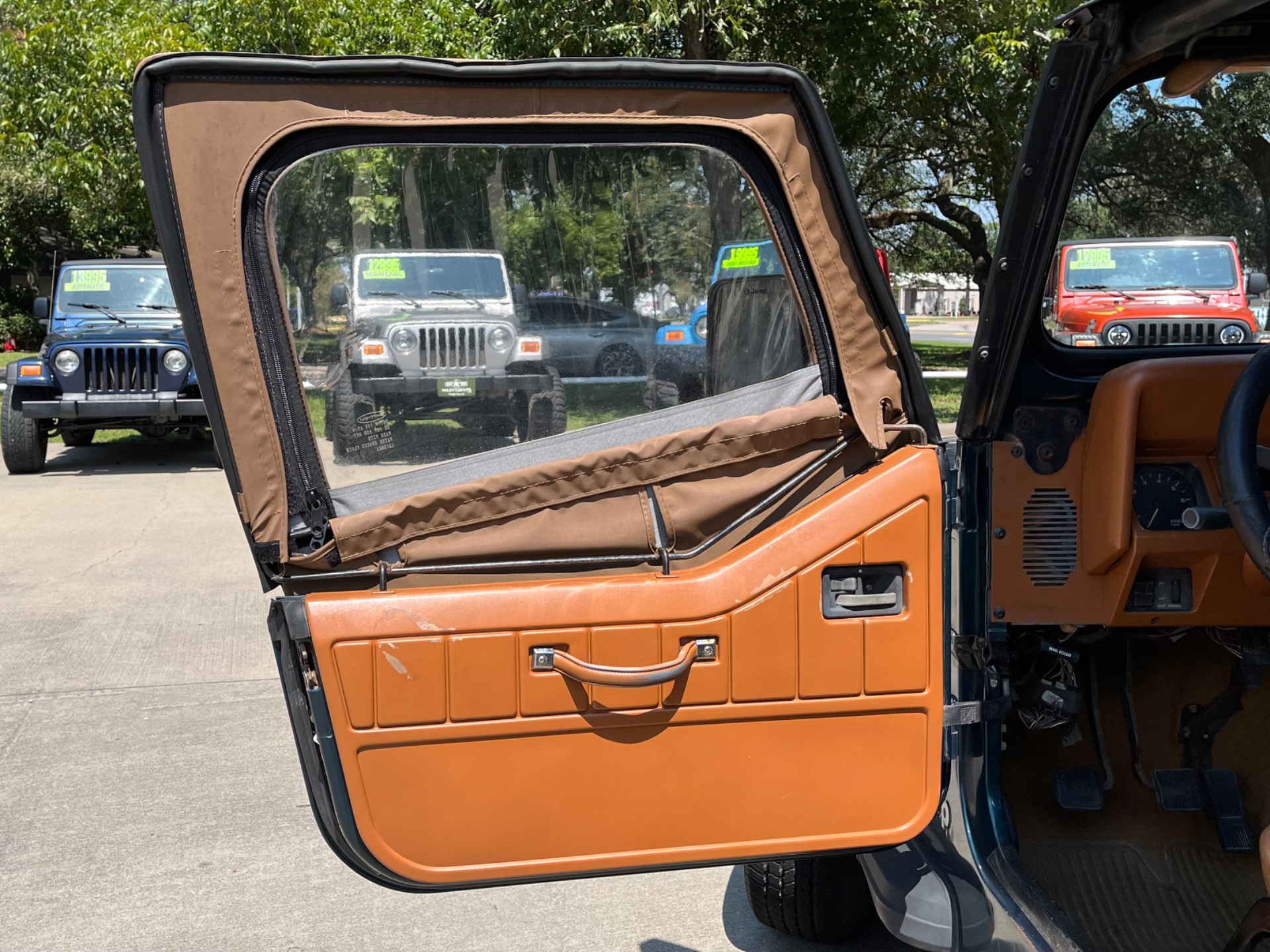 1995 Jeep Wrangler S photo 11