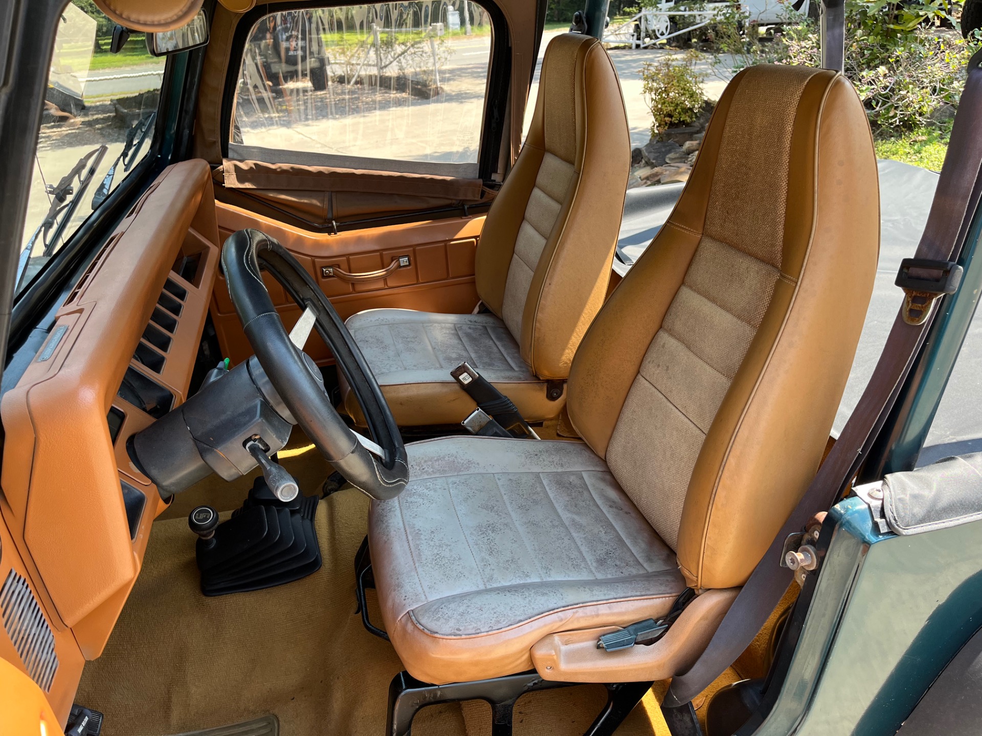 1995 Jeep Wrangler S photo 12