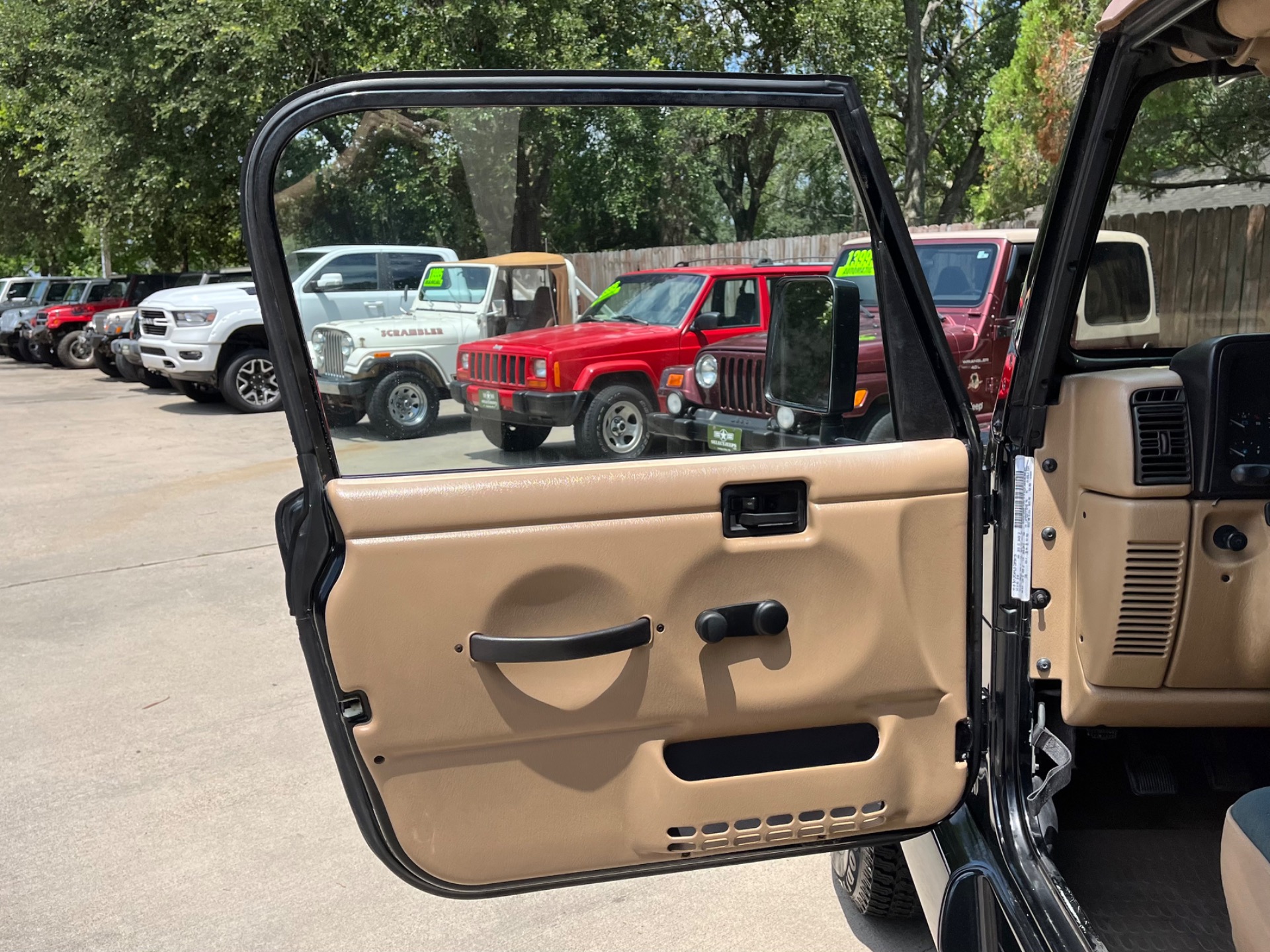 Used-2000-Jeep-Wrangler-Sahara