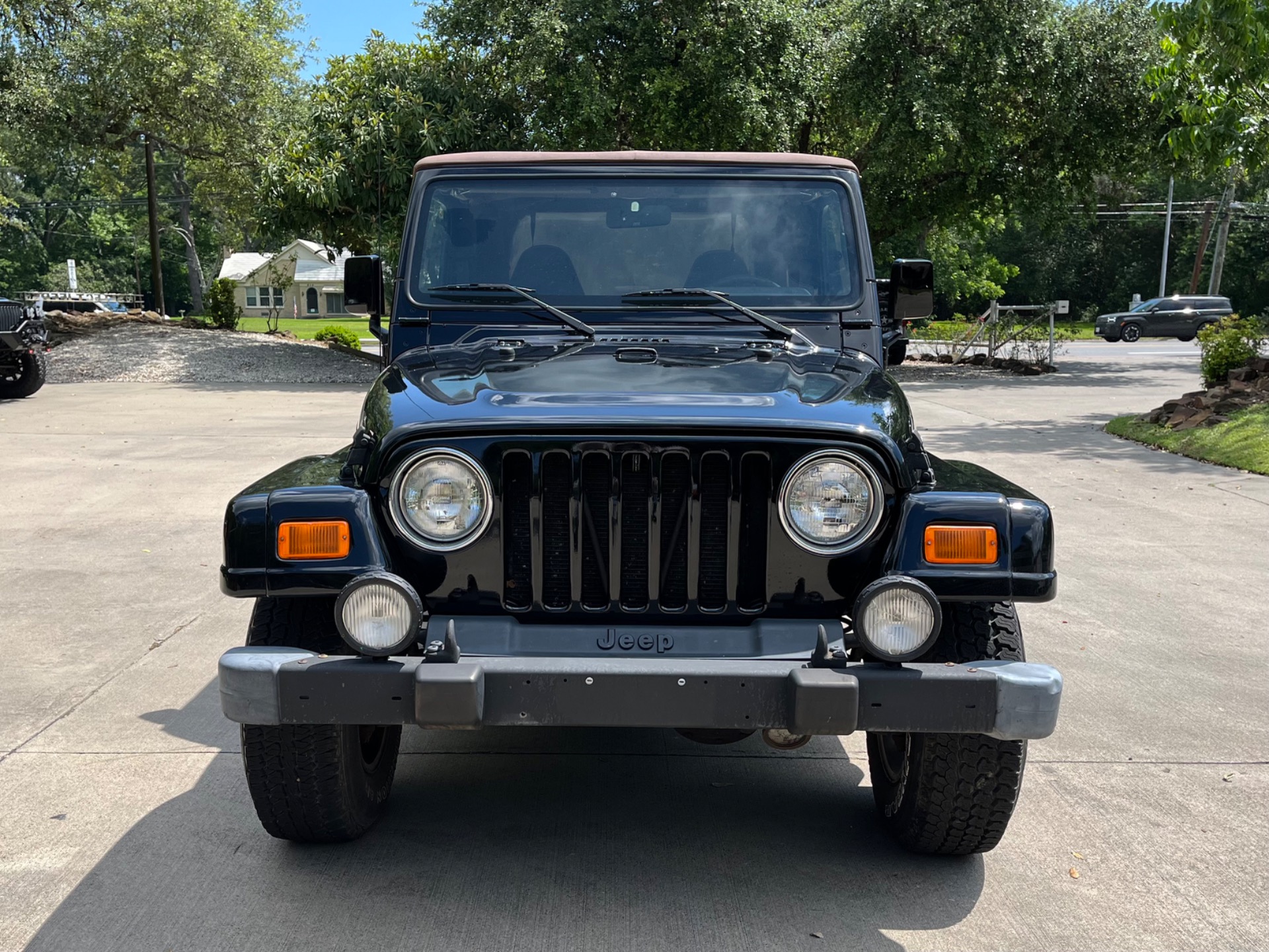 Used-2000-Jeep-Wrangler-Sahara