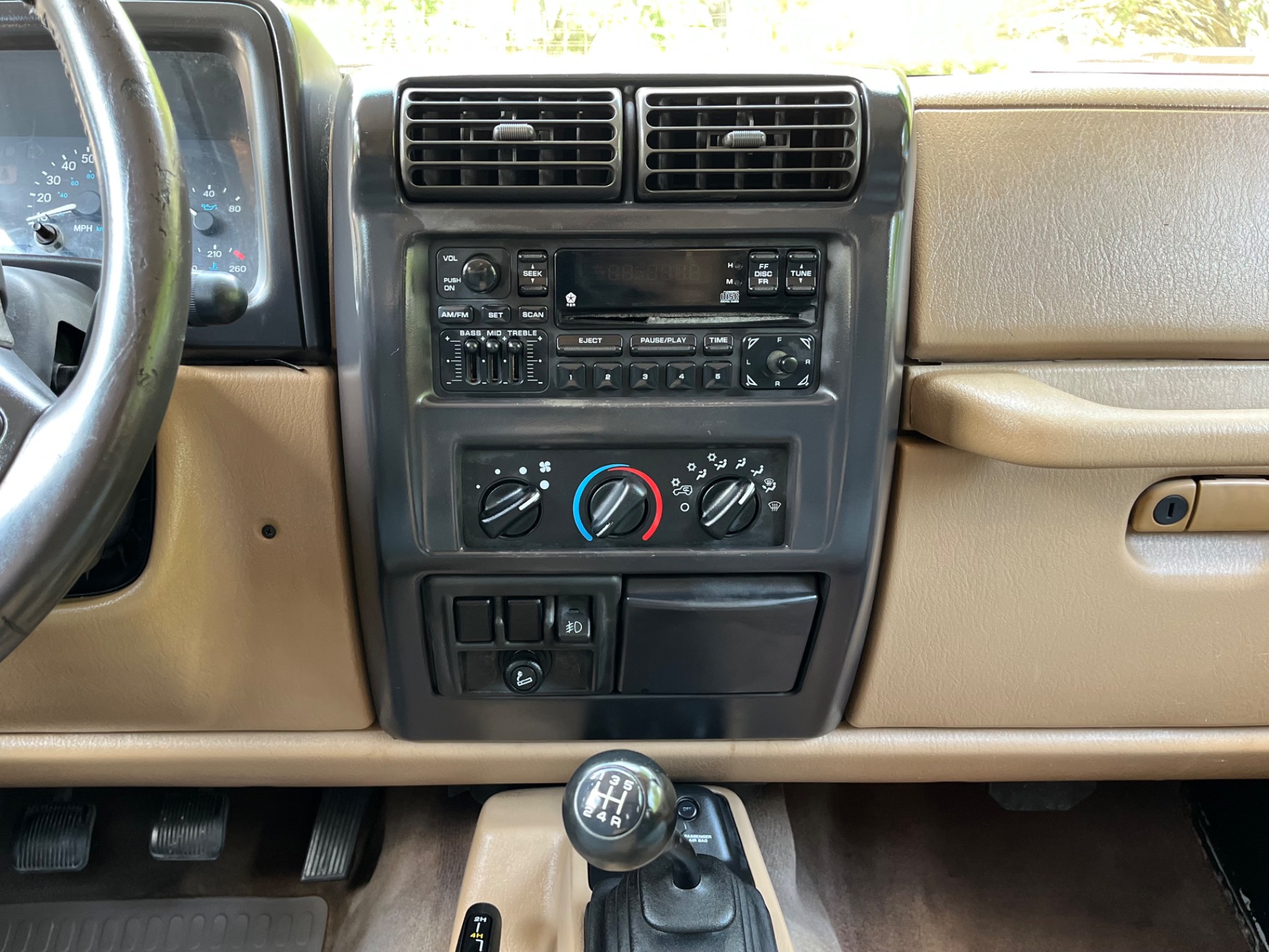 Used-2000-Jeep-Wrangler-Sahara