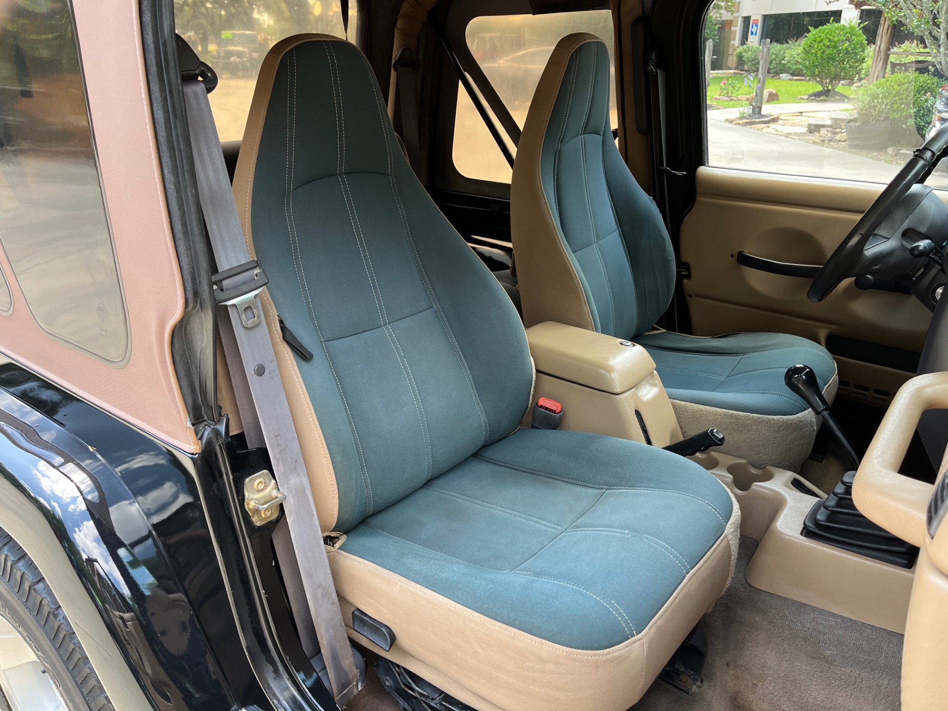 Used-2000-Jeep-Wrangler-Sahara