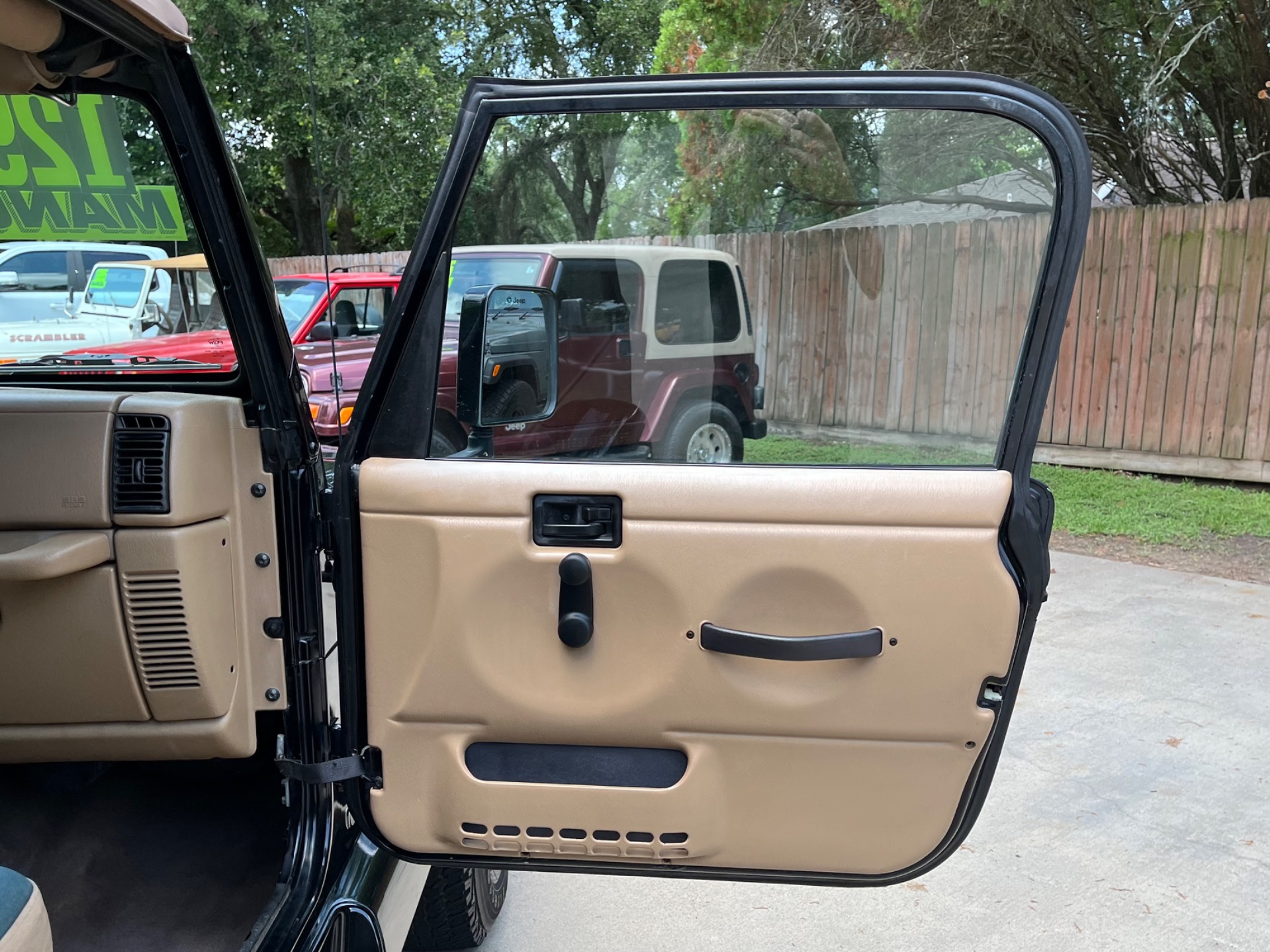 Used-2000-Jeep-Wrangler-Sahara