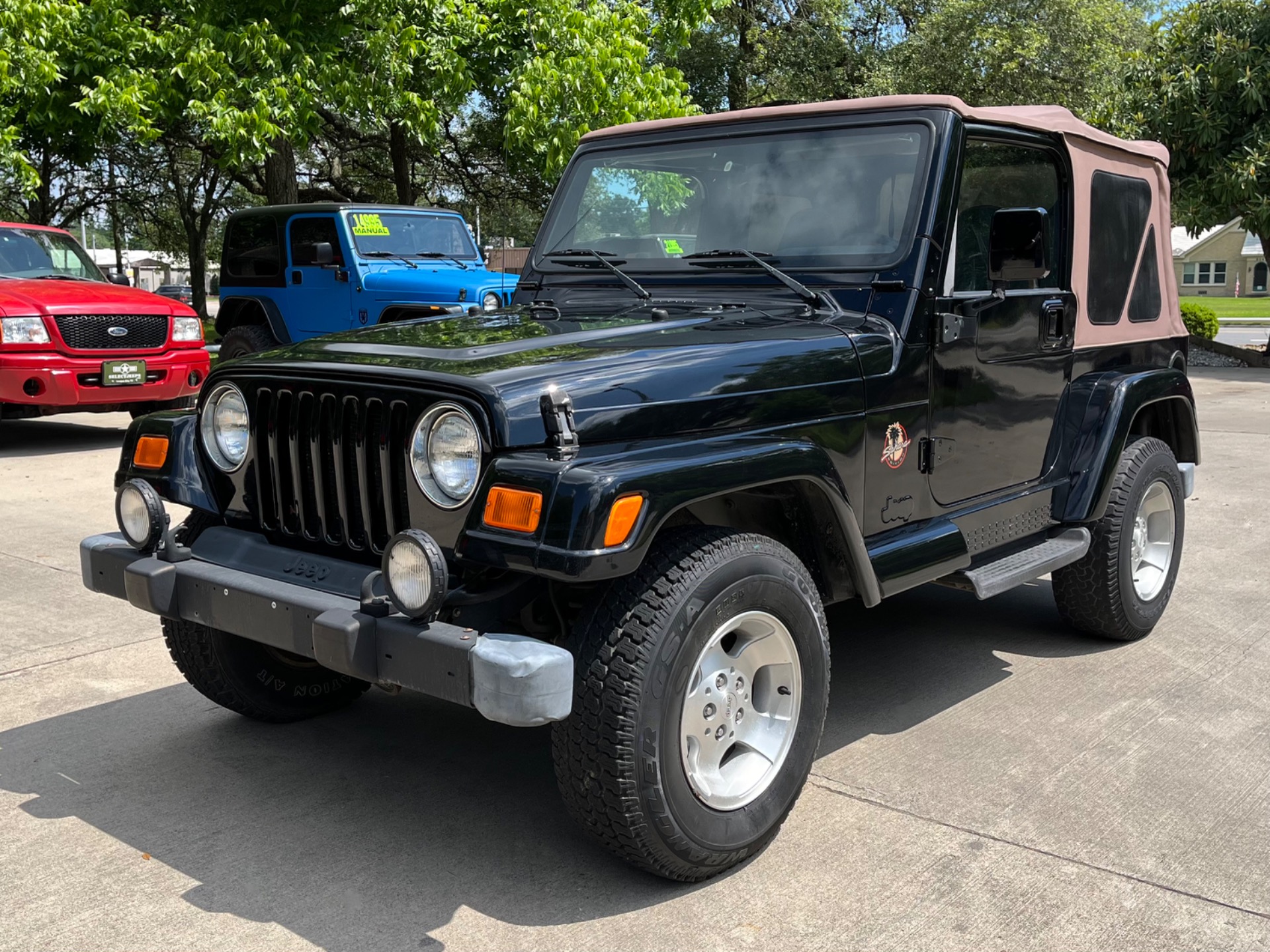 Used-2000-Jeep-Wrangler-Sahara