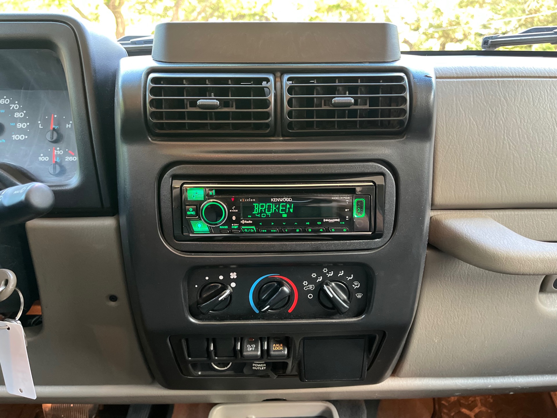 Used-2006-Jeep-Wrangler-Unlimited-Rubicon