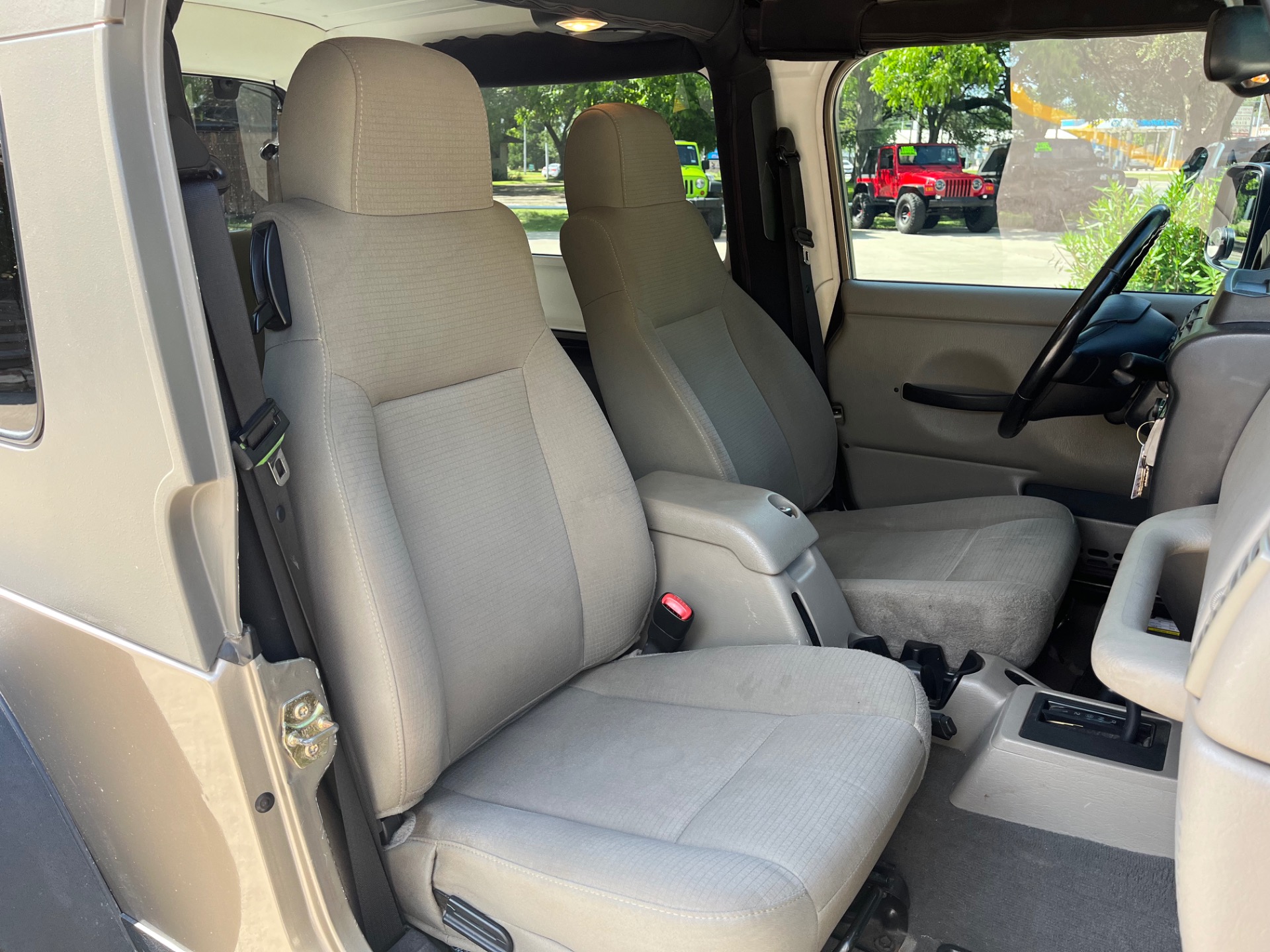 Used-2006-Jeep-Wrangler-Unlimited-Rubicon
