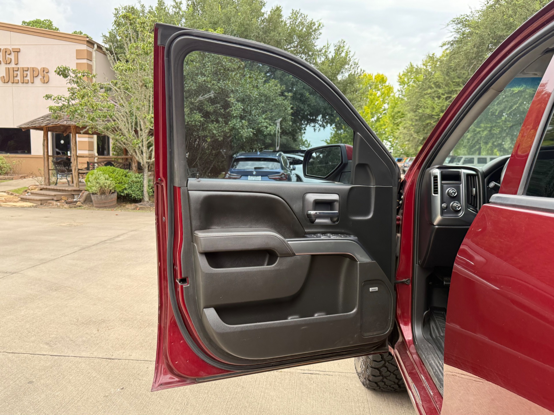 Used-2017-Chevrolet-Silverado-1500-LT