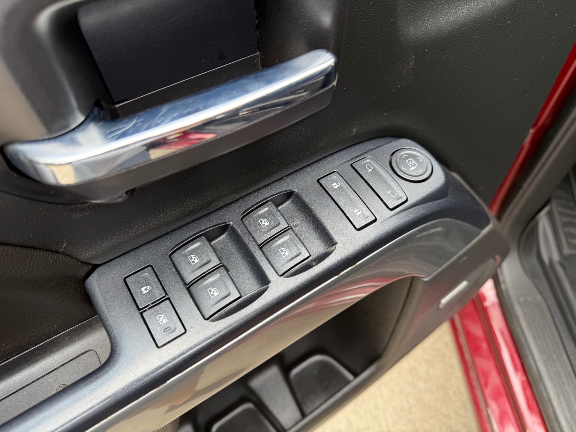 Used-2017-Chevrolet-Silverado-1500-LT