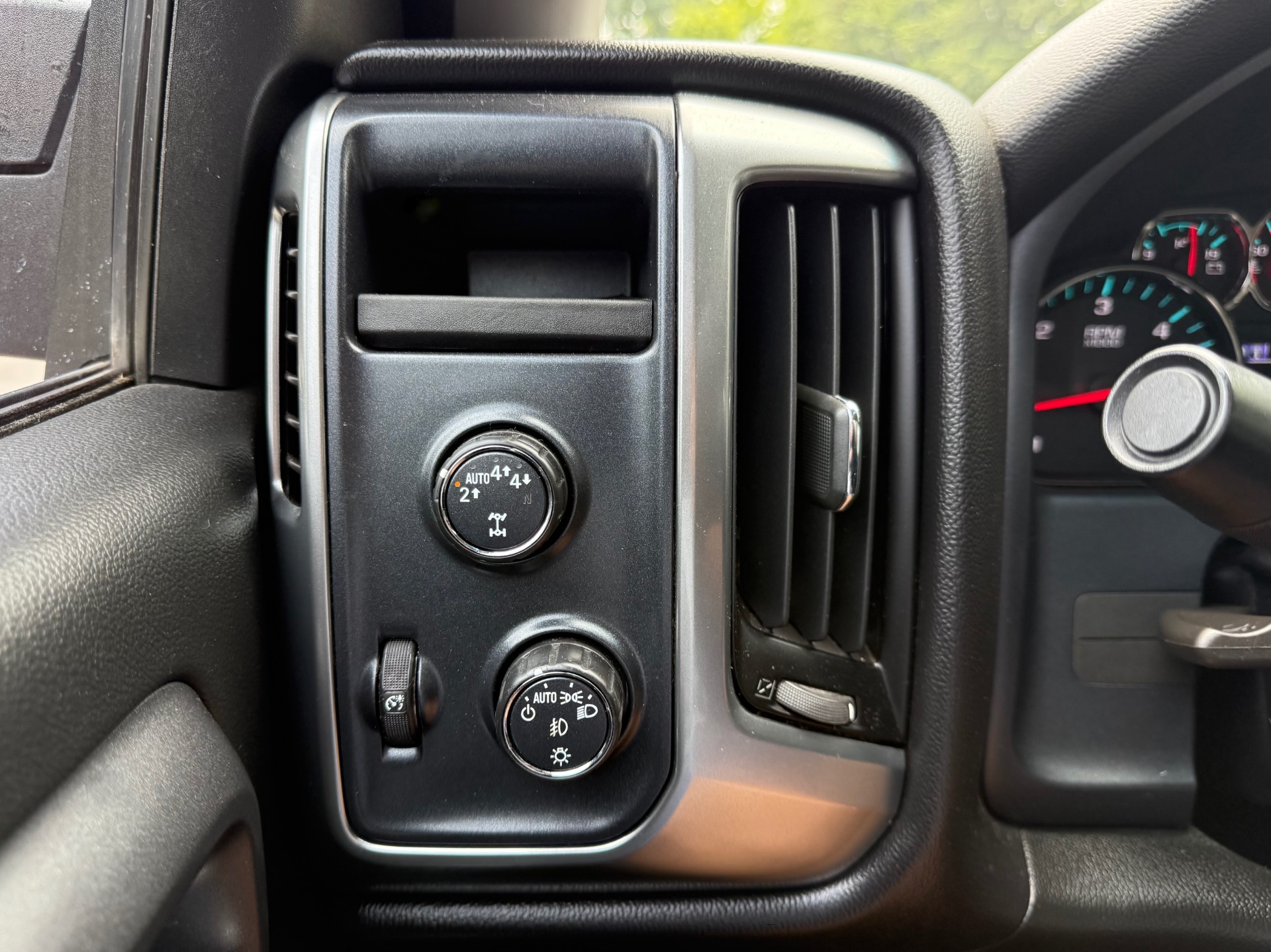 Used-2017-Chevrolet-Silverado-1500-LT