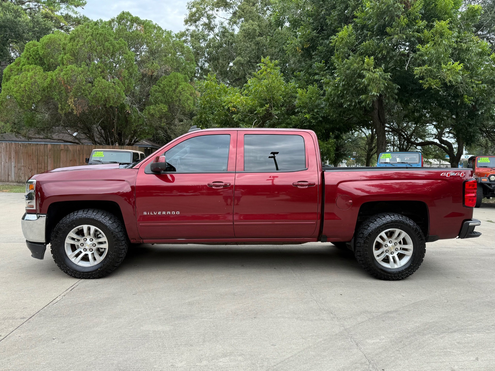 Used-2017-Chevrolet-Silverado-1500-LT