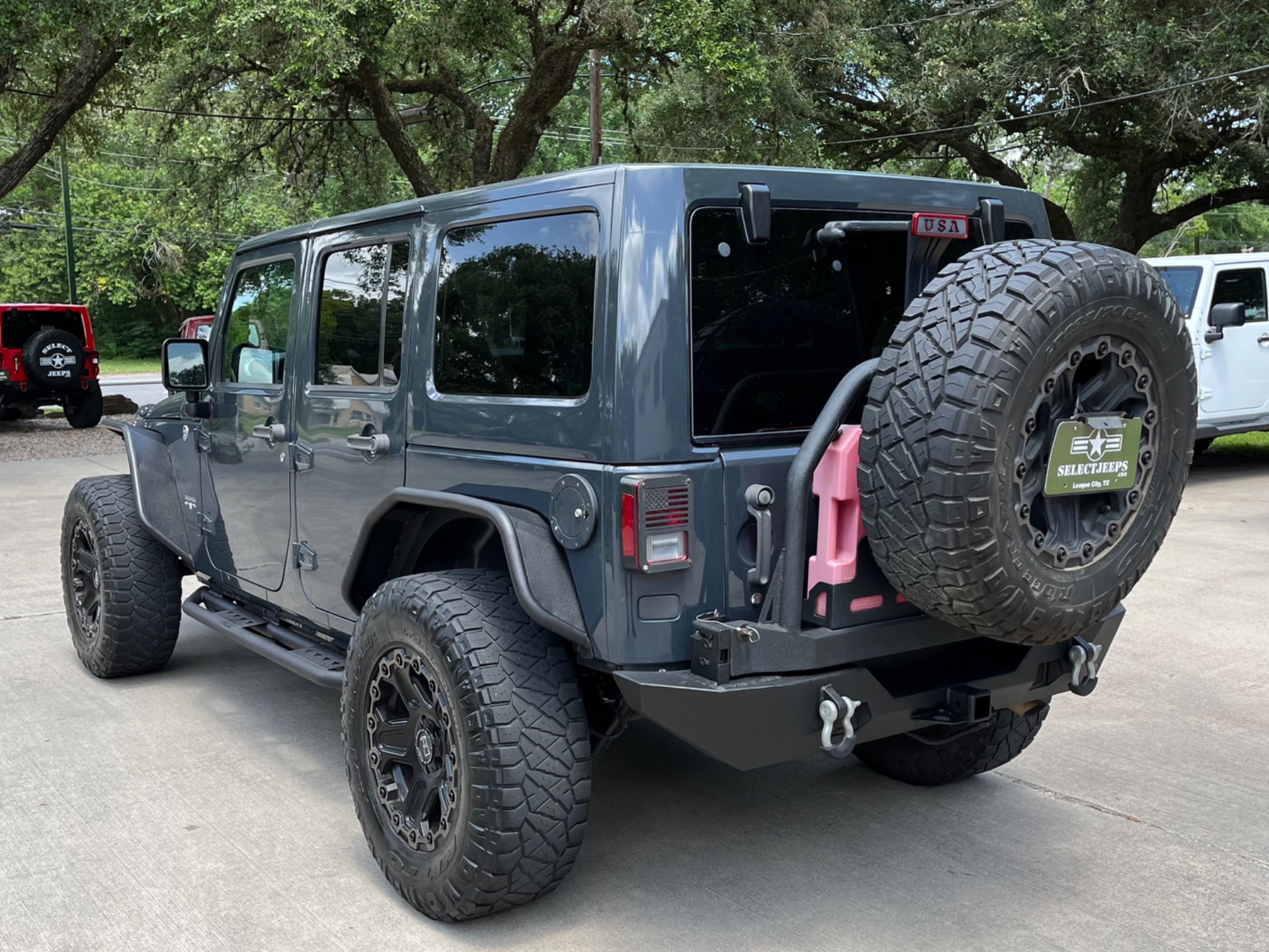 Used-2016-Jeep-Wrangler-Unlimited-Sahara