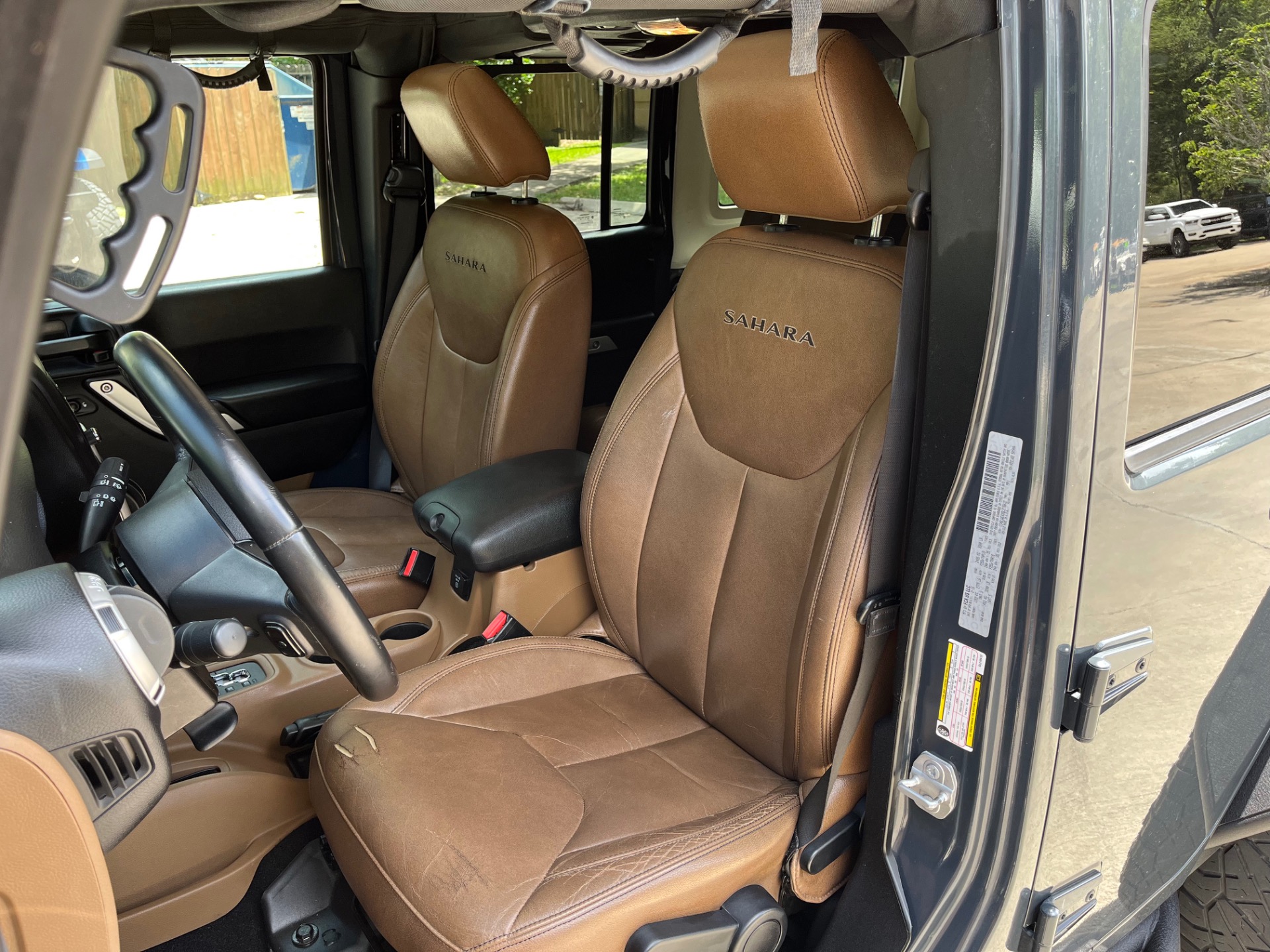 Used-2016-Jeep-Wrangler-Unlimited-Sahara