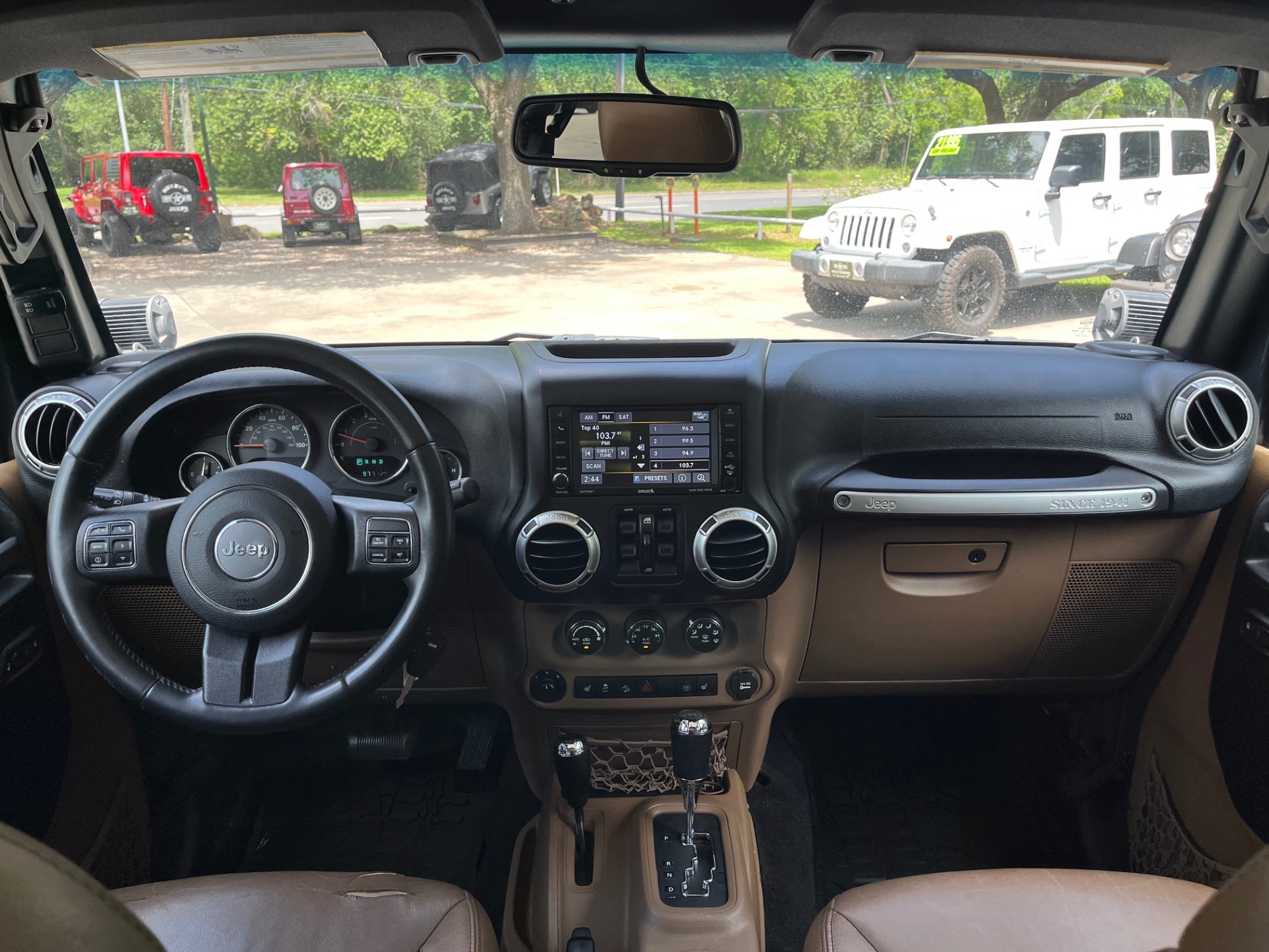 Used-2016-Jeep-Wrangler-Unlimited-Sahara