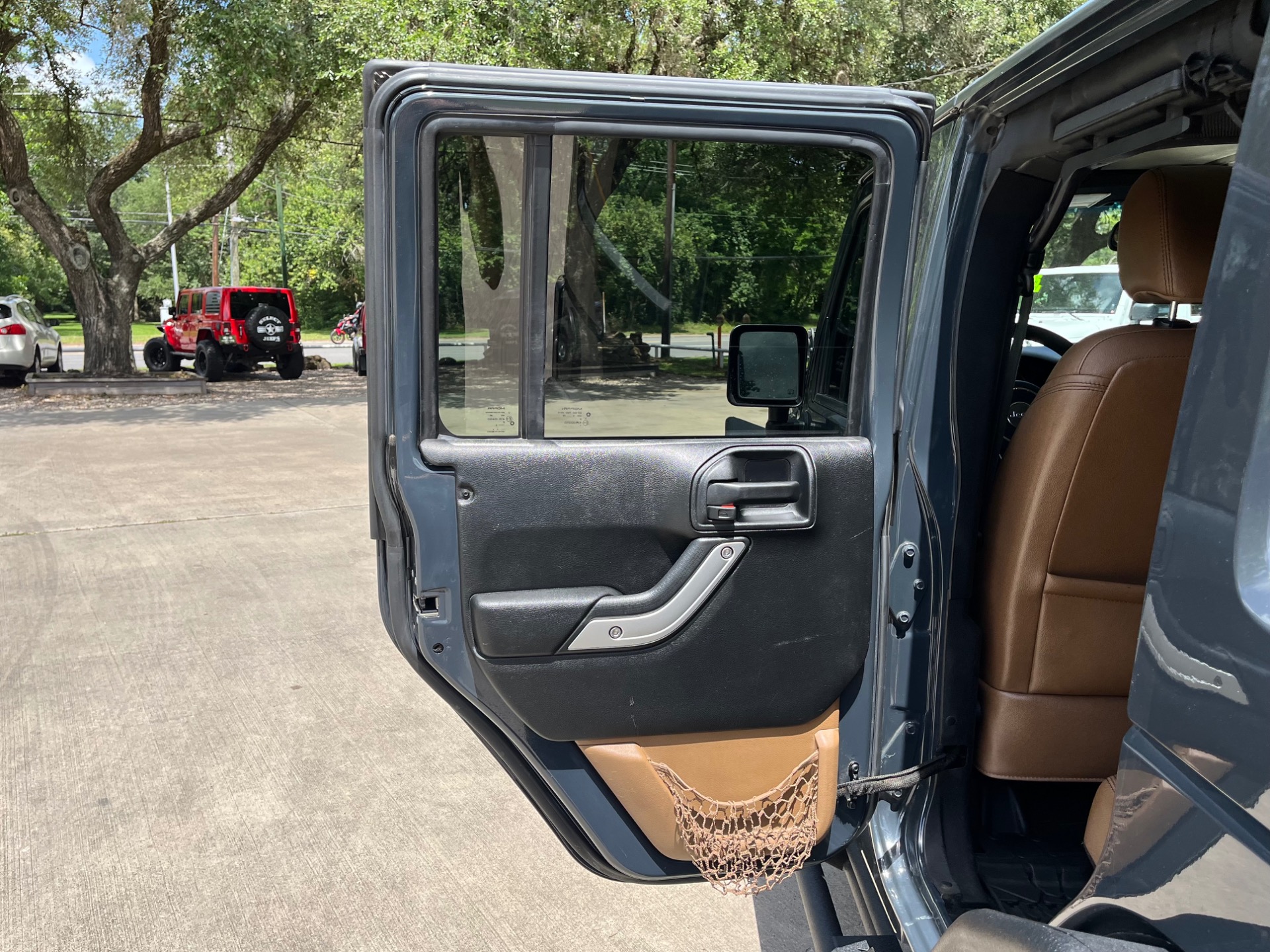 Used-2016-Jeep-Wrangler-Unlimited-Sahara