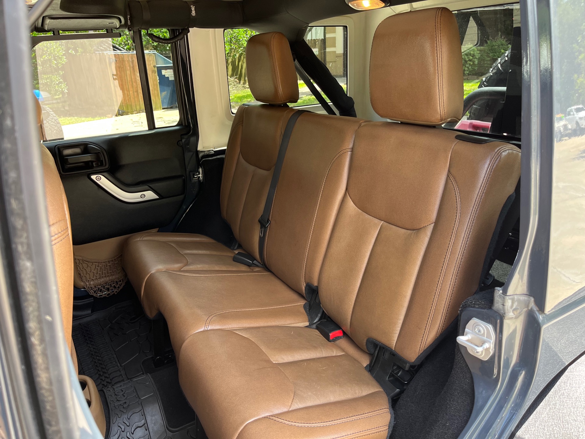 Used-2016-Jeep-Wrangler-Unlimited-Sahara
