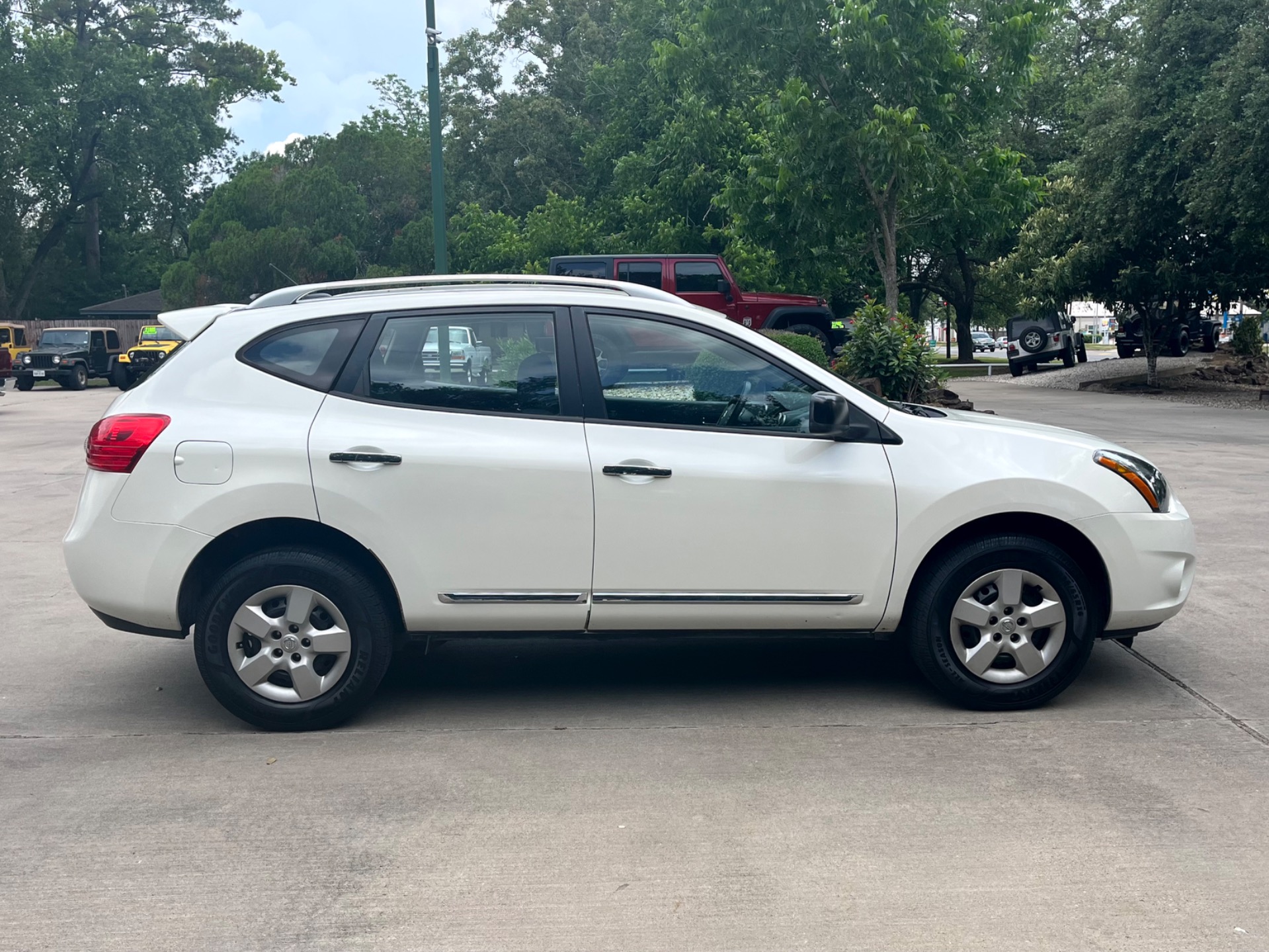 Used-2015-Nissan-Rogue-Select-S