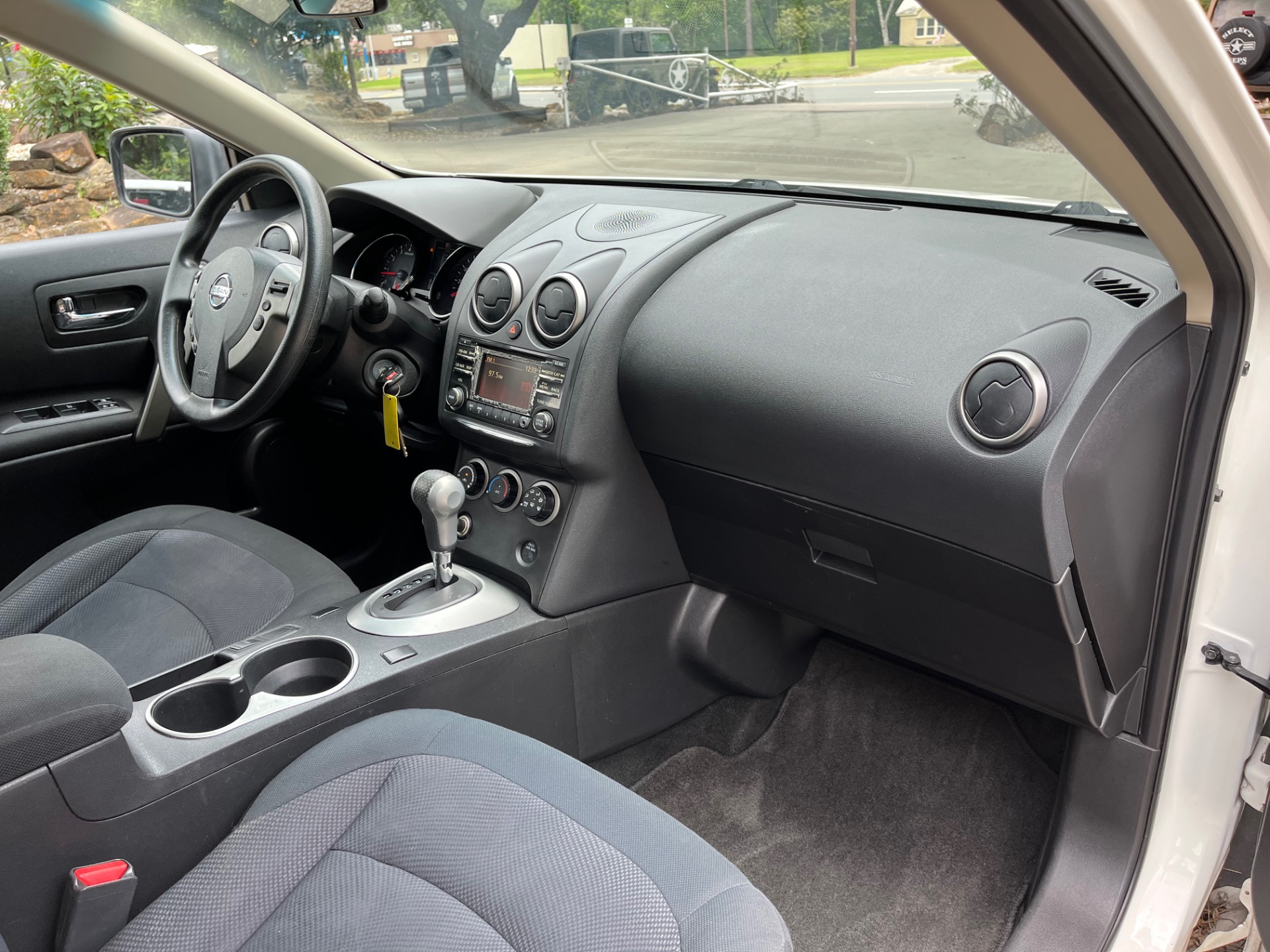 Used-2015-Nissan-Rogue-Select-S