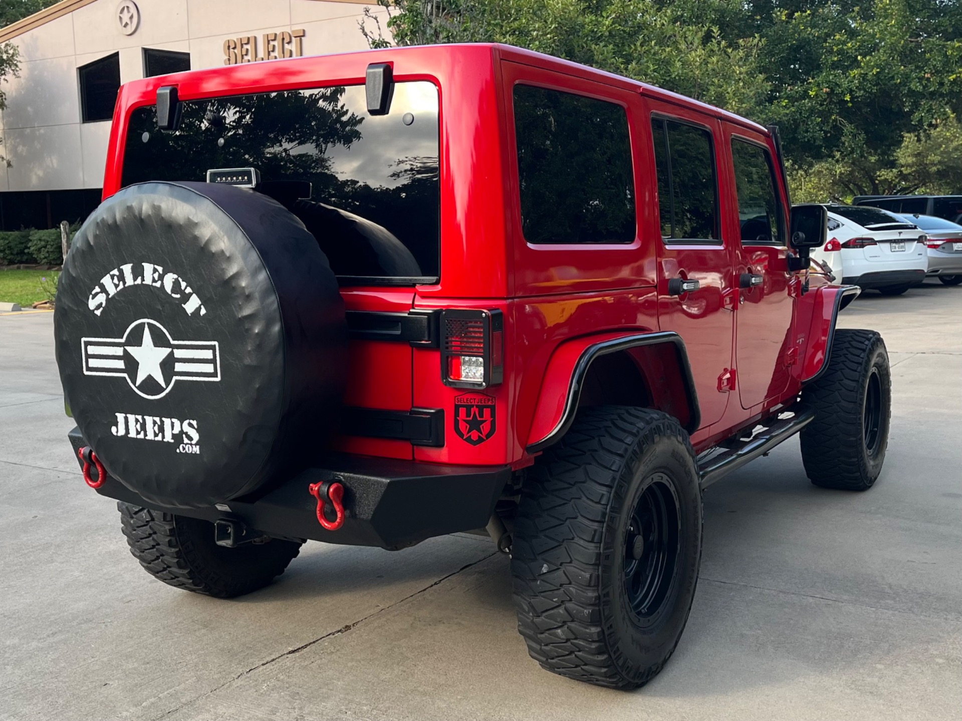 Used-2016-Jeep-Wrangler-Unlimited-Sahara