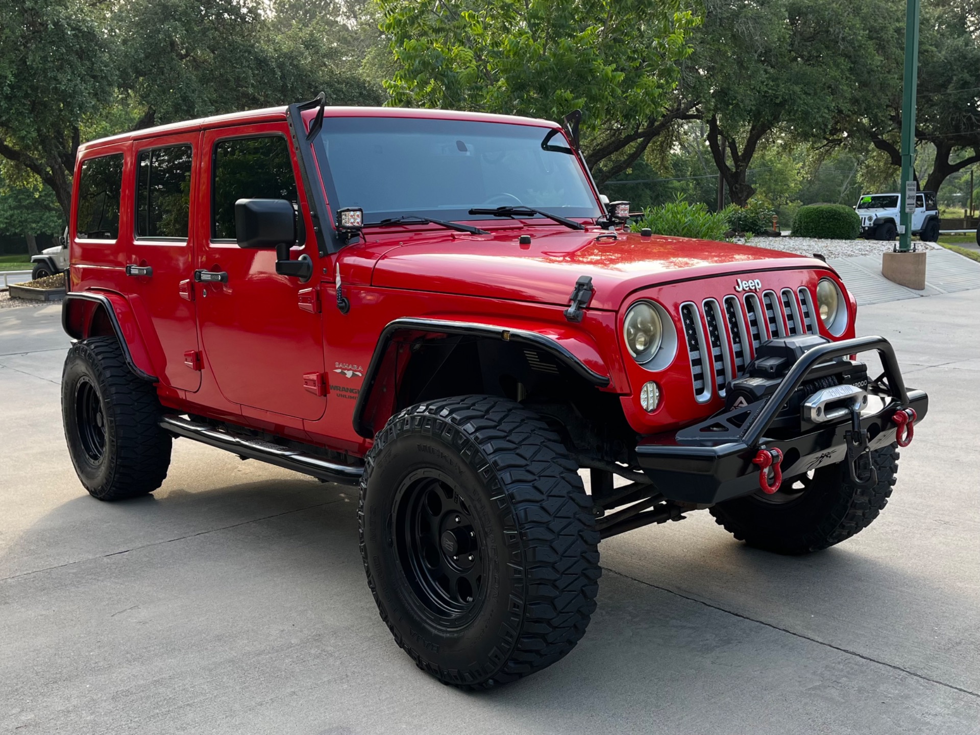 Used-2016-Jeep-Wrangler-Unlimited-Sahara