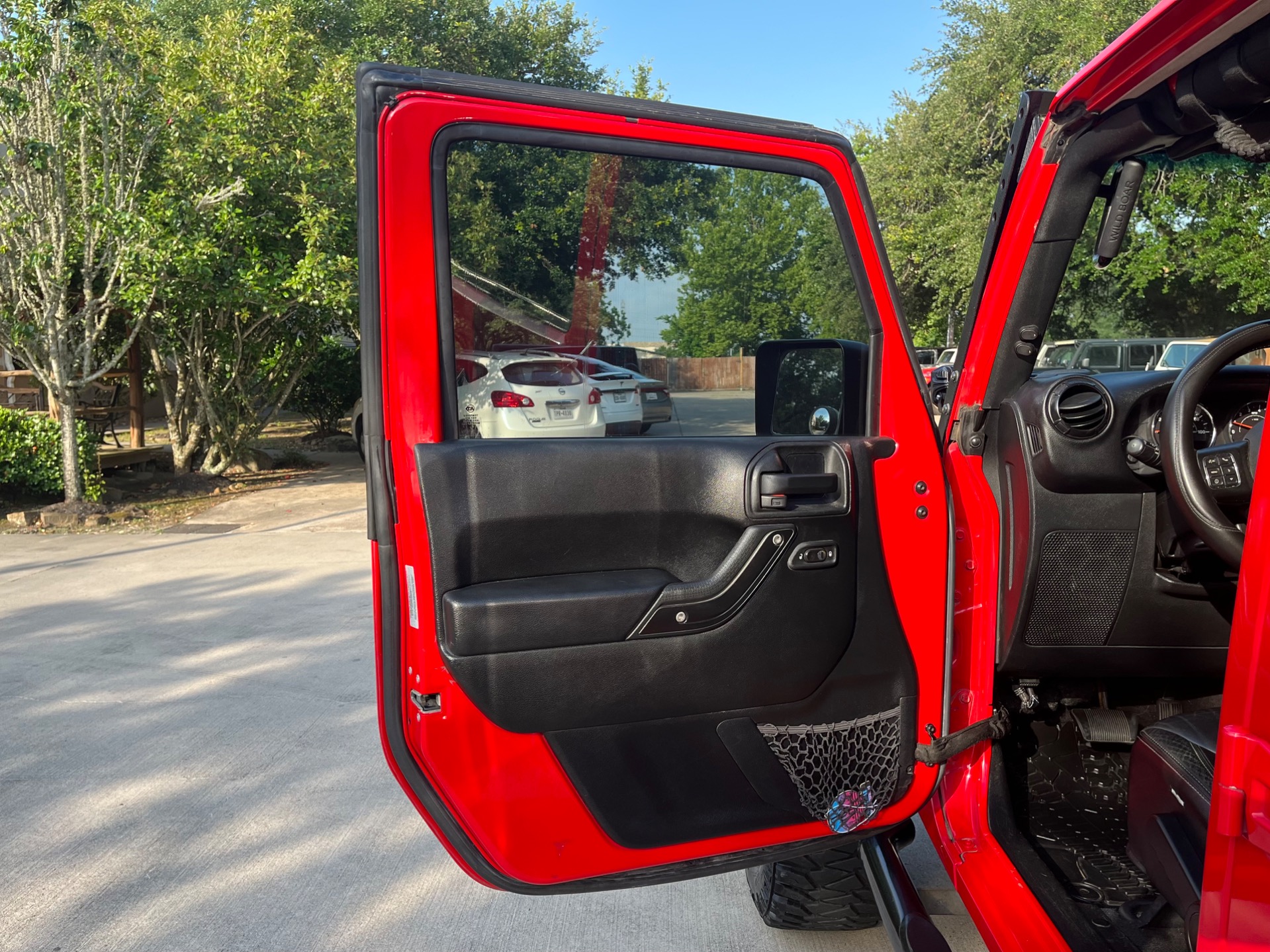 Used-2016-Jeep-Wrangler-Unlimited-Sahara