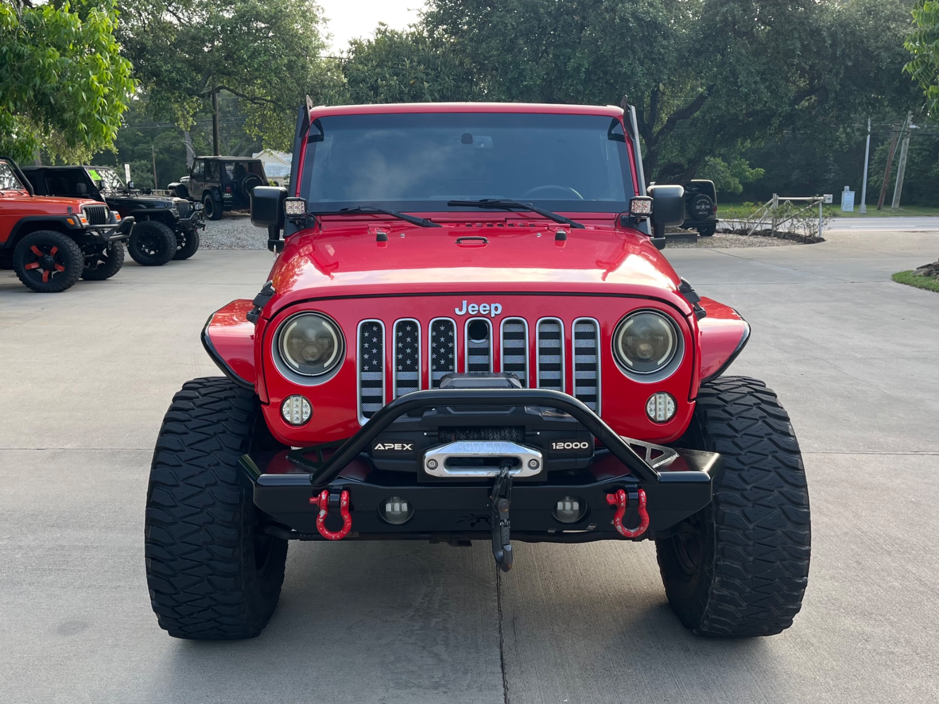 Used-2016-Jeep-Wrangler-Unlimited-Sahara