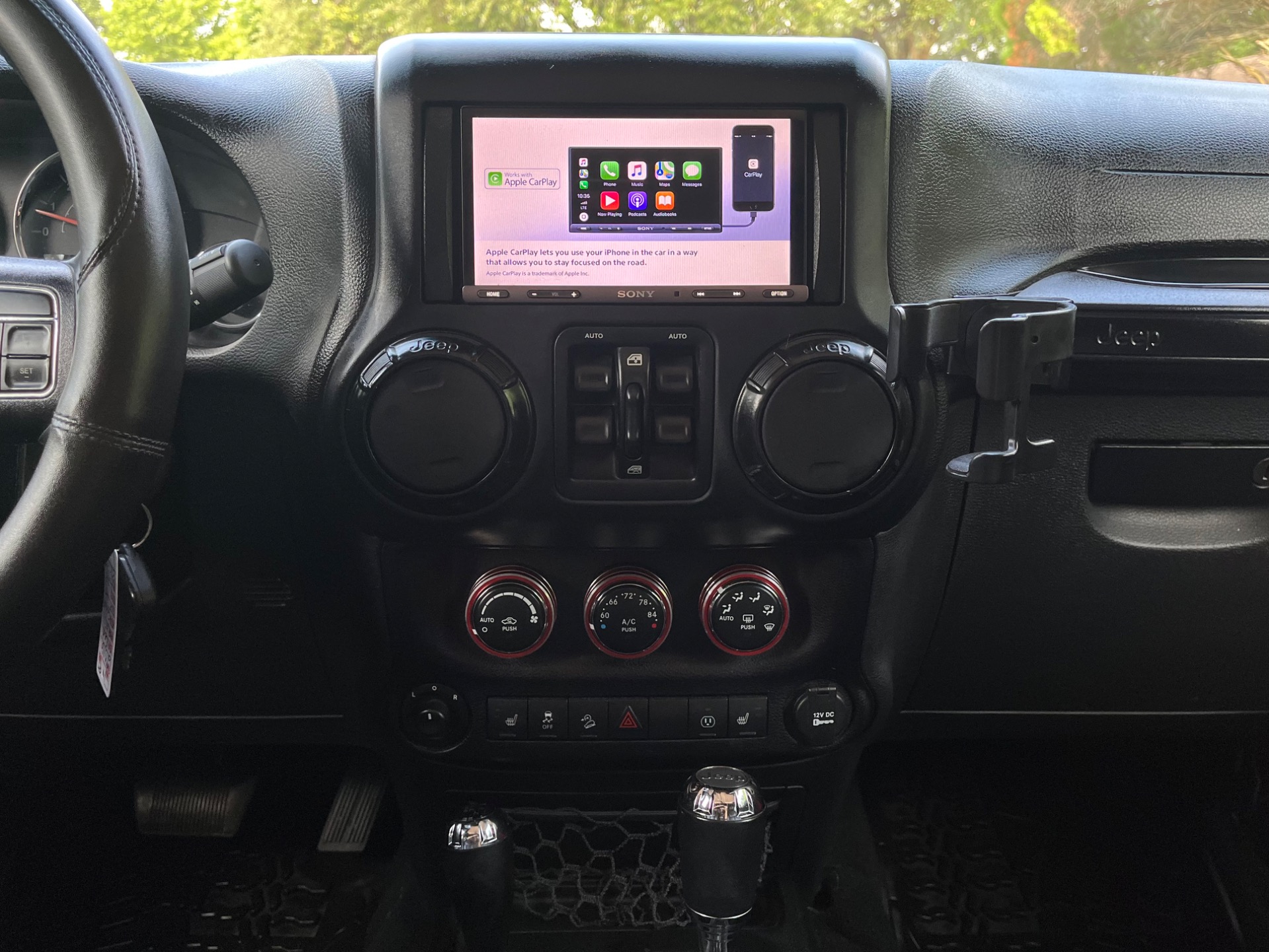 Used-2016-Jeep-Wrangler-Unlimited-Sahara