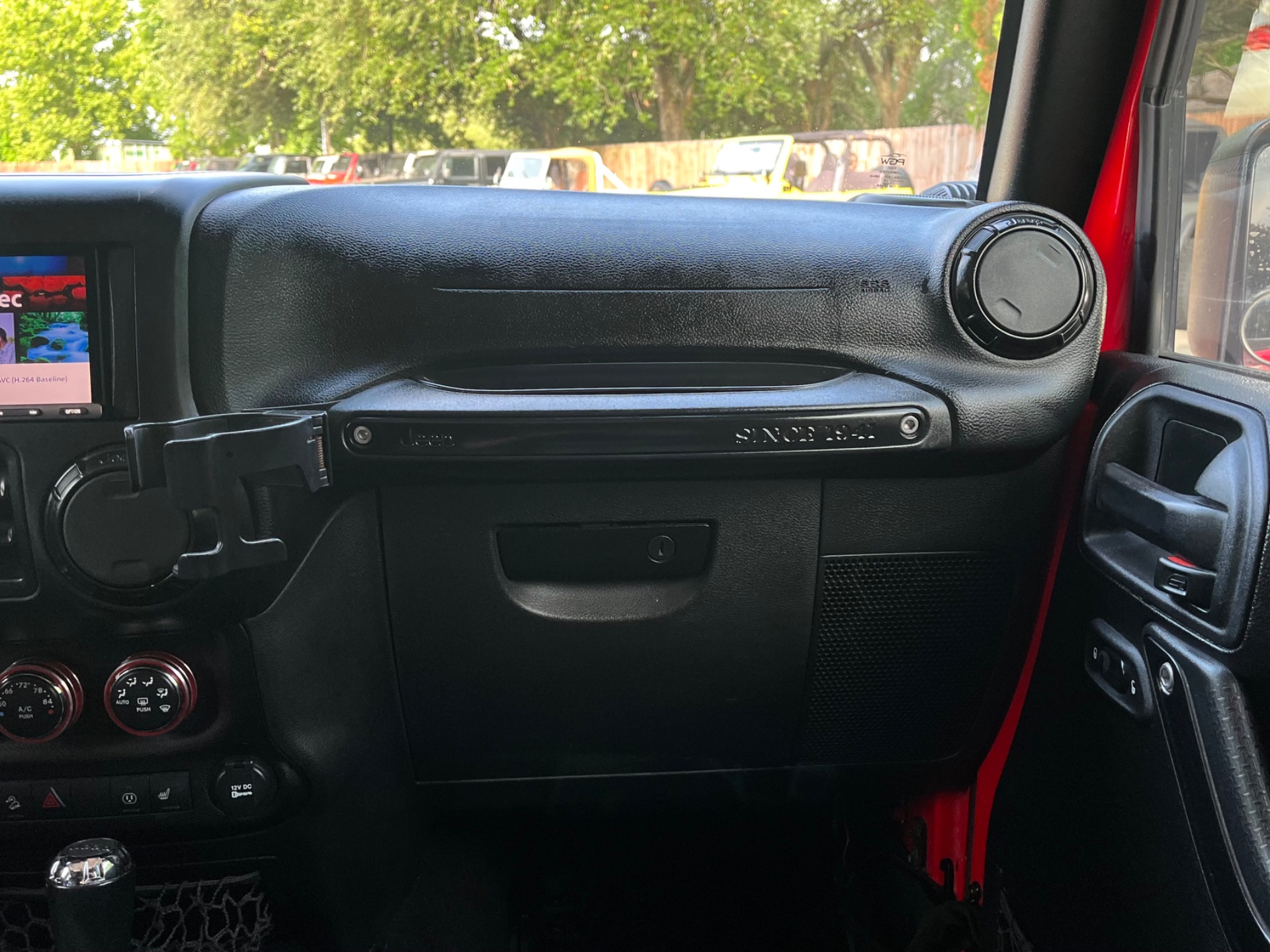 Used-2016-Jeep-Wrangler-Unlimited-Sahara