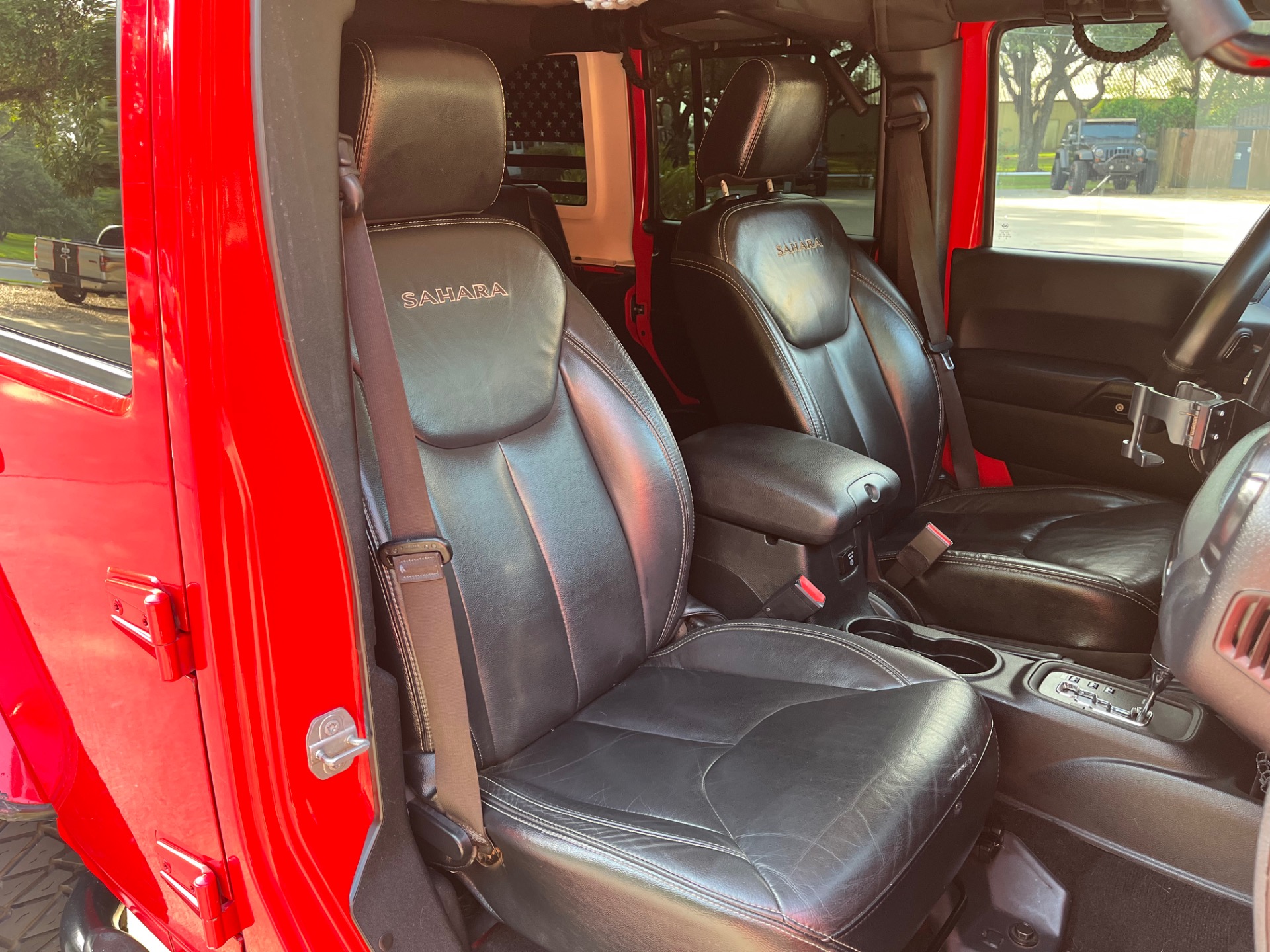 Used-2016-Jeep-Wrangler-Unlimited-Sahara