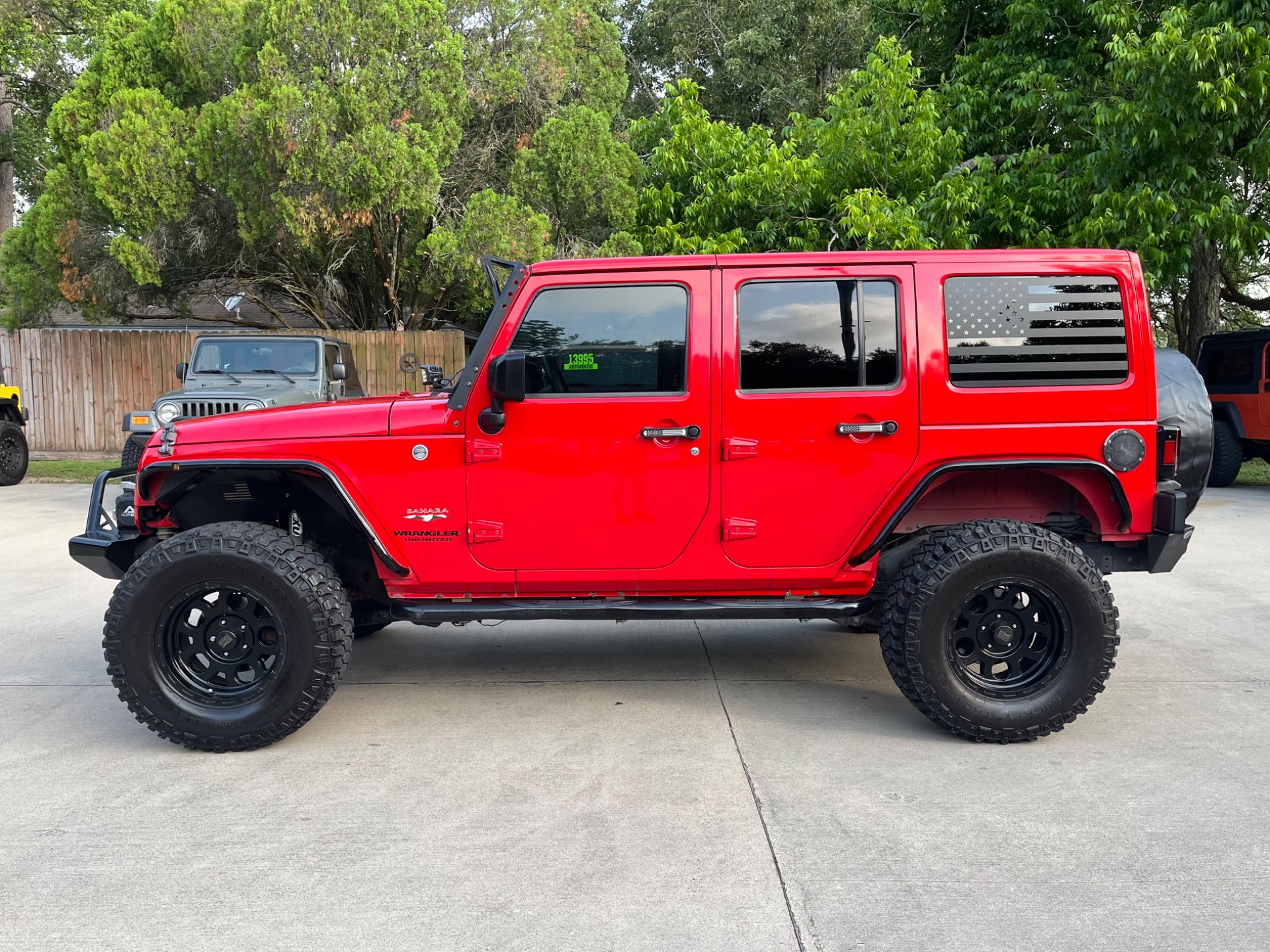 Used-2016-Jeep-Wrangler-Unlimited-Sahara