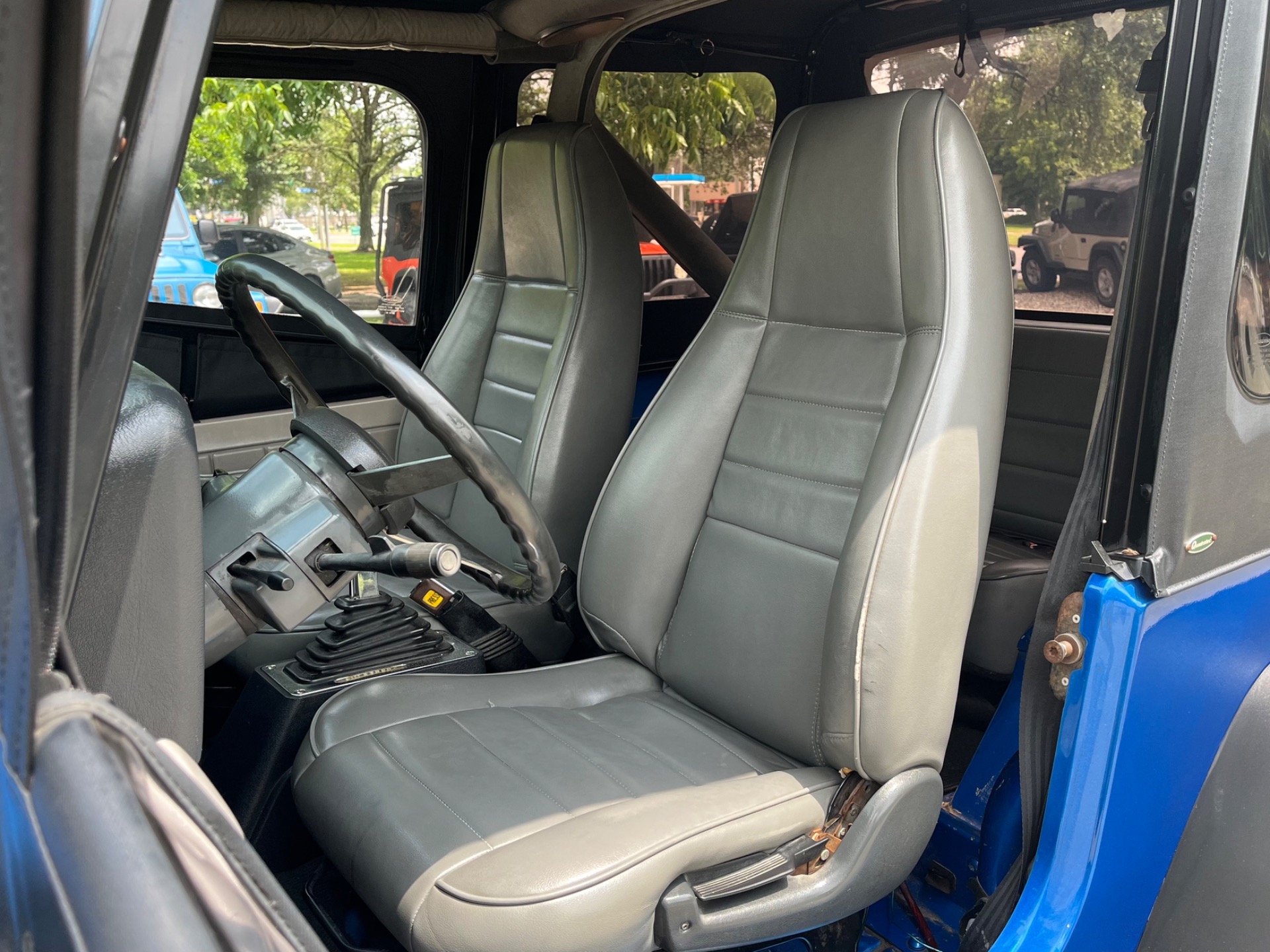 Used-1991-Jeep-Wrangler-V8-Islander