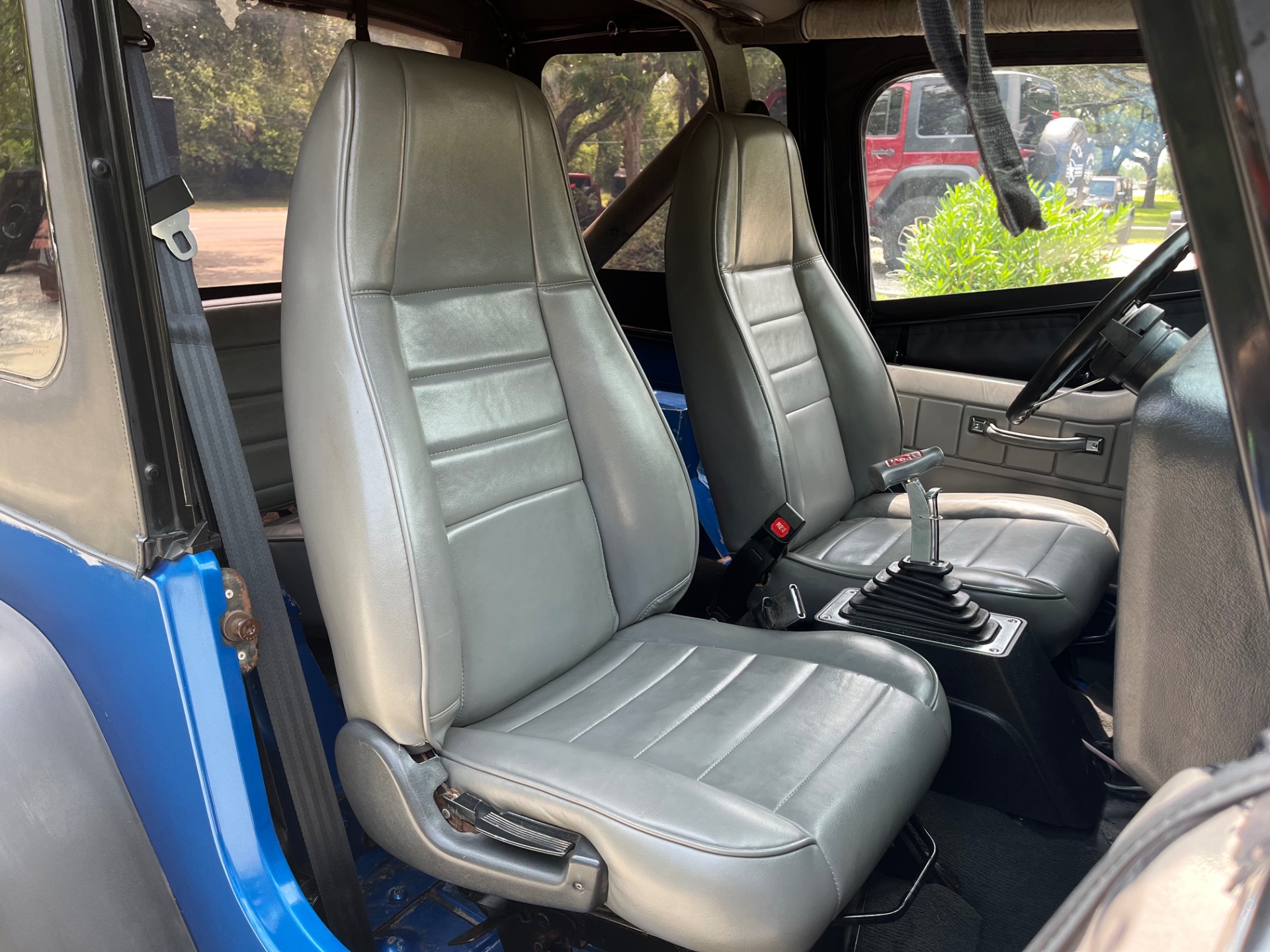 Used-1991-Jeep-Wrangler-V8-Islander