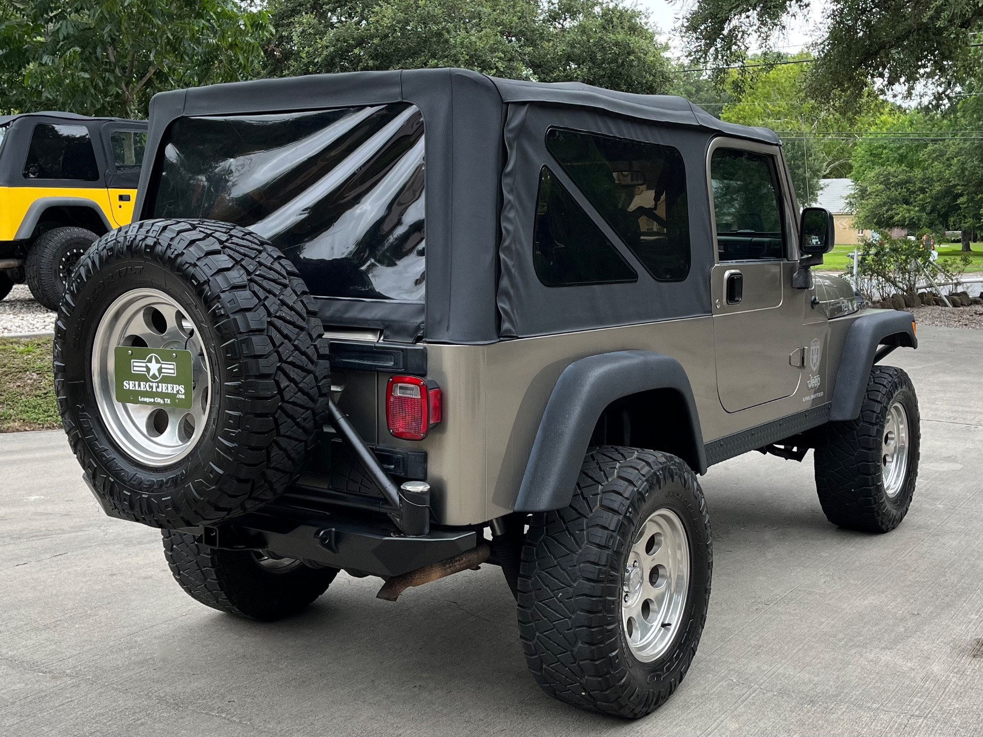 Used-2005-Jeep-Wrangler-Unlimited-Rubicon