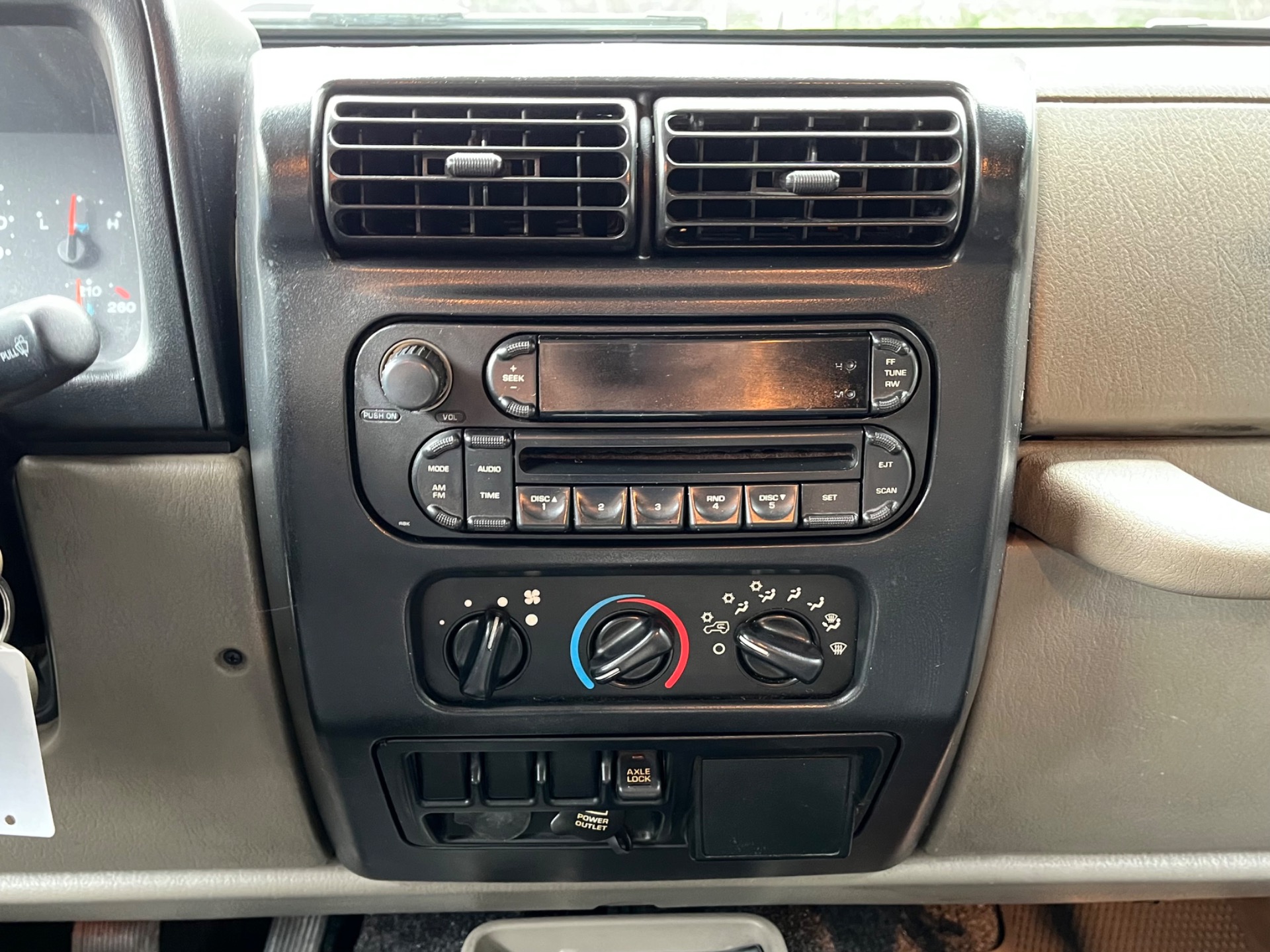 Used-2005-Jeep-Wrangler-Unlimited-Rubicon