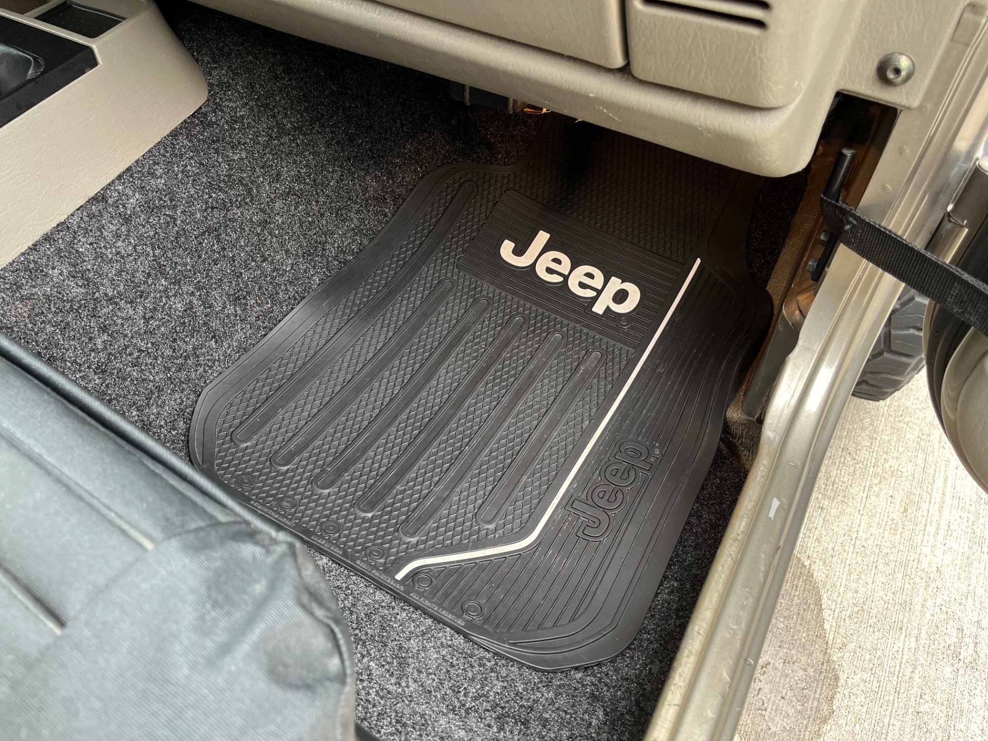 Used-2005-Jeep-Wrangler-Unlimited-Rubicon