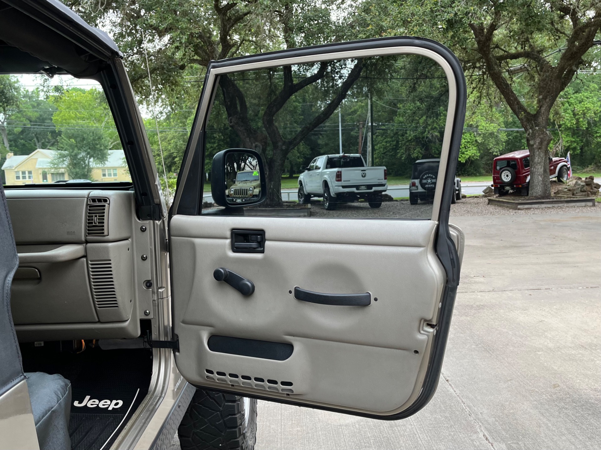 Used-2005-Jeep-Wrangler-Unlimited-Rubicon