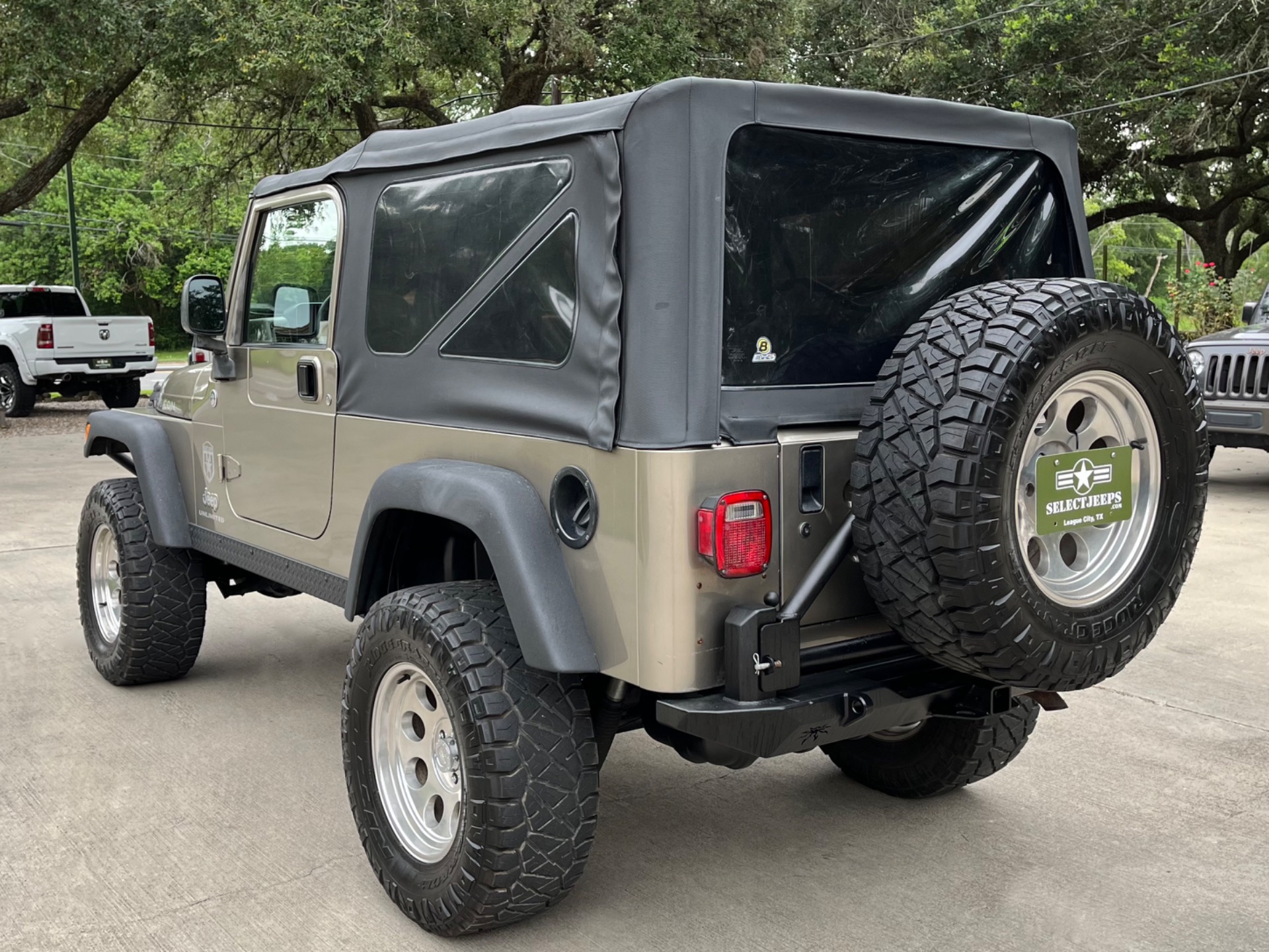 Used-2005-Jeep-Wrangler-Unlimited-Rubicon