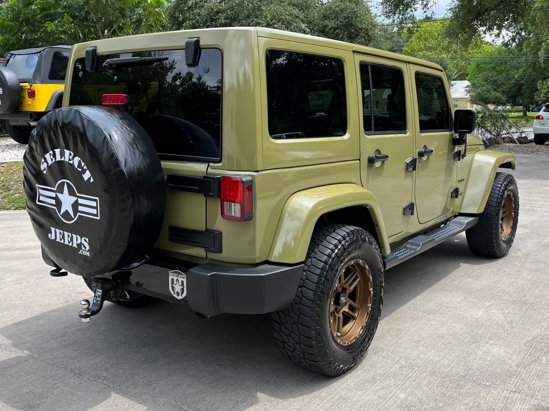 Used-2013-Jeep-Wrangler-Unlimited-Sahara