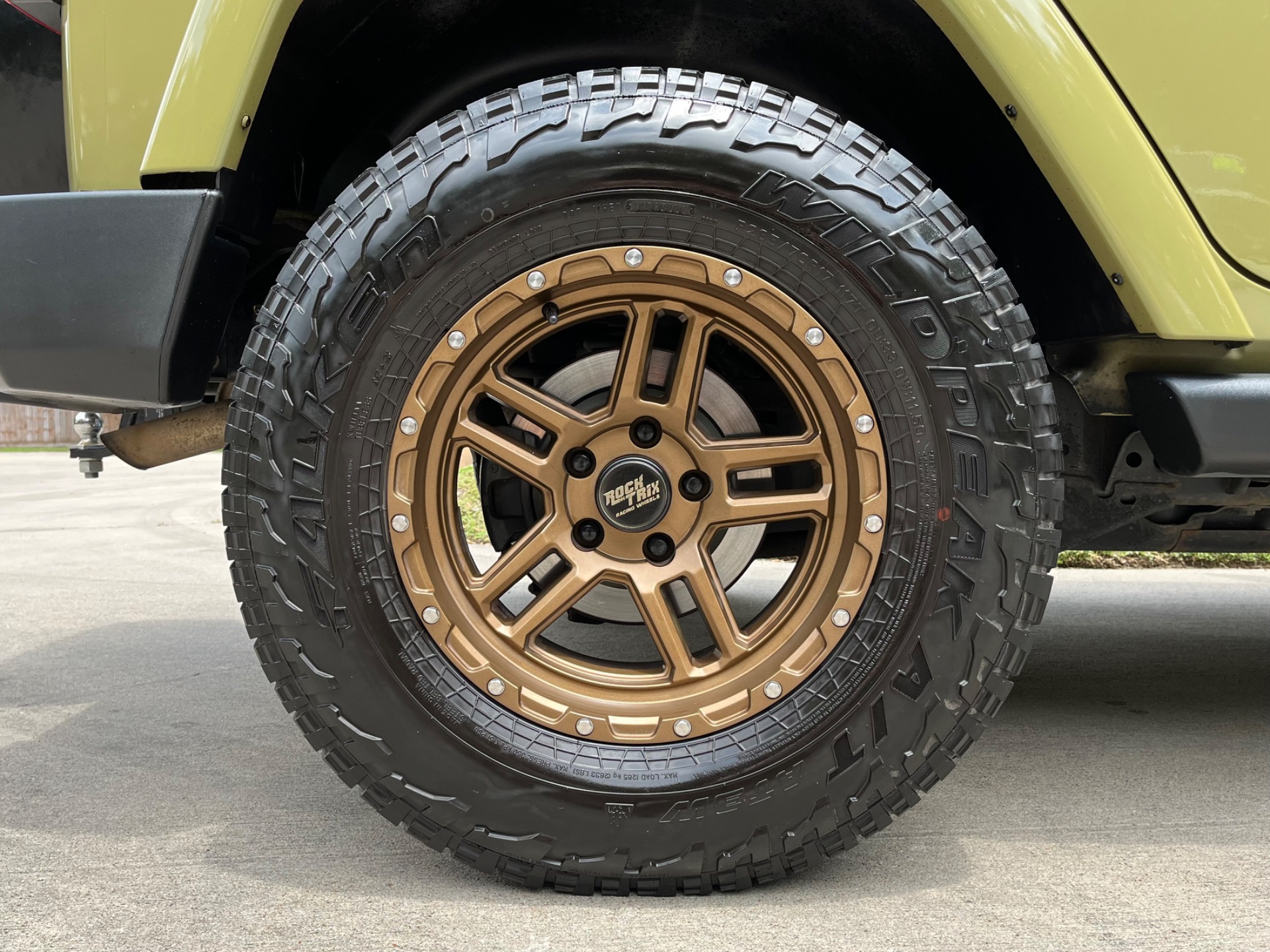 Used-2013-Jeep-Wrangler-Unlimited-Sahara
