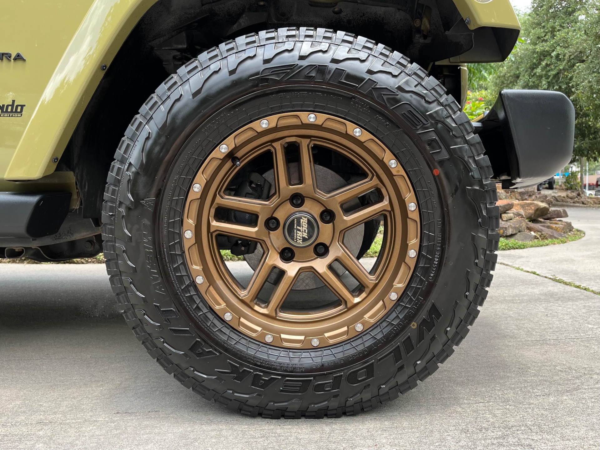 Used-2013-Jeep-Wrangler-Unlimited-Sahara